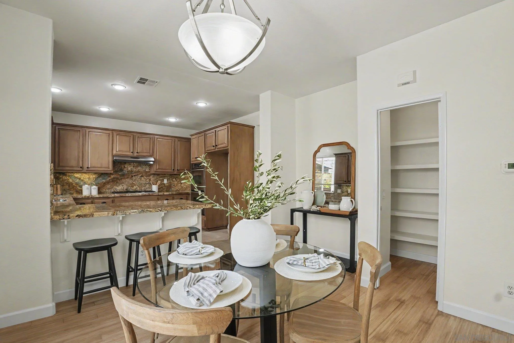 https://cdn.realtyfeed.com/cdn/127/260020528/bc17a74c321062a248b5088d02ed05fa.webp