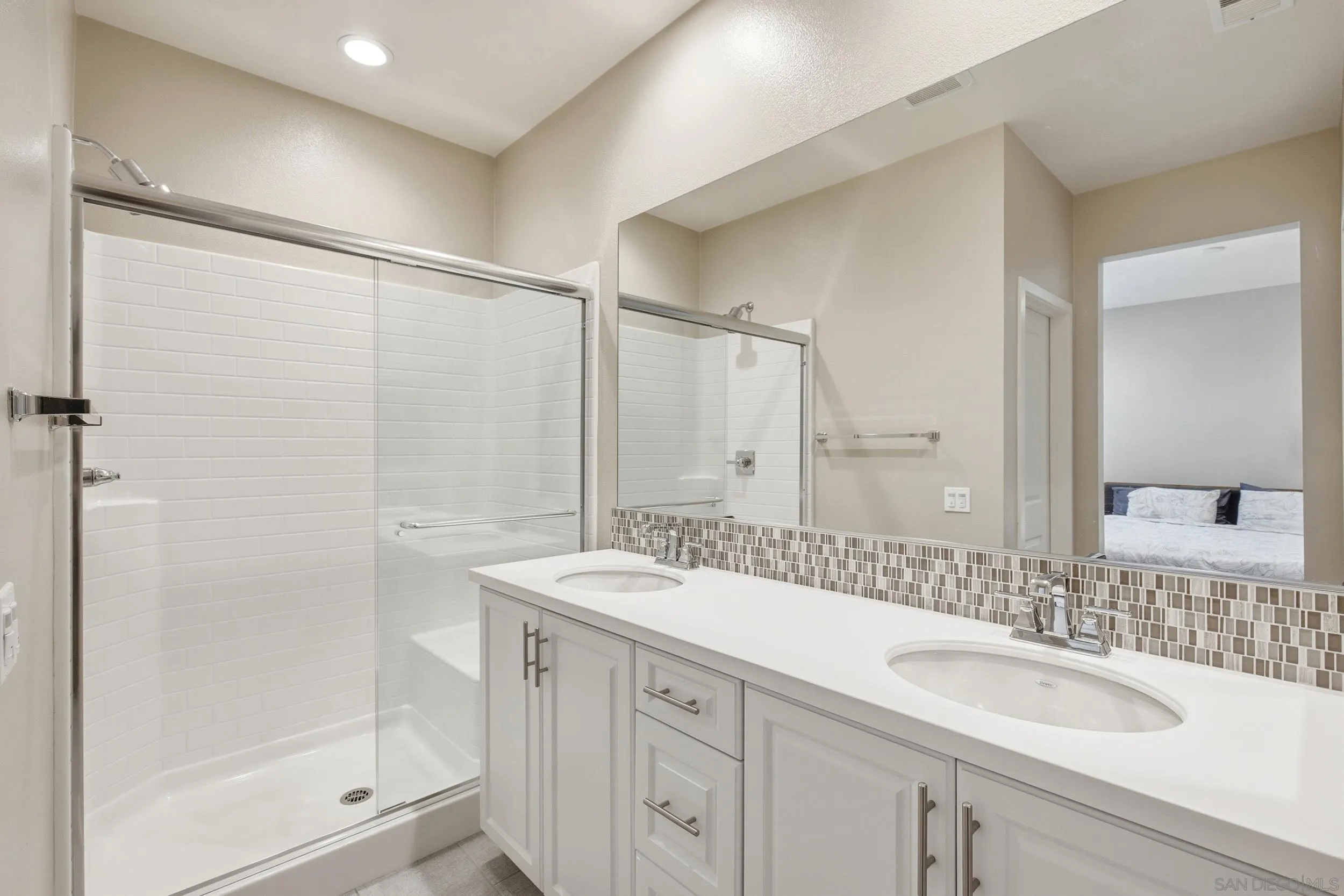 Photo #13: 260020530 Listing: Photo #13