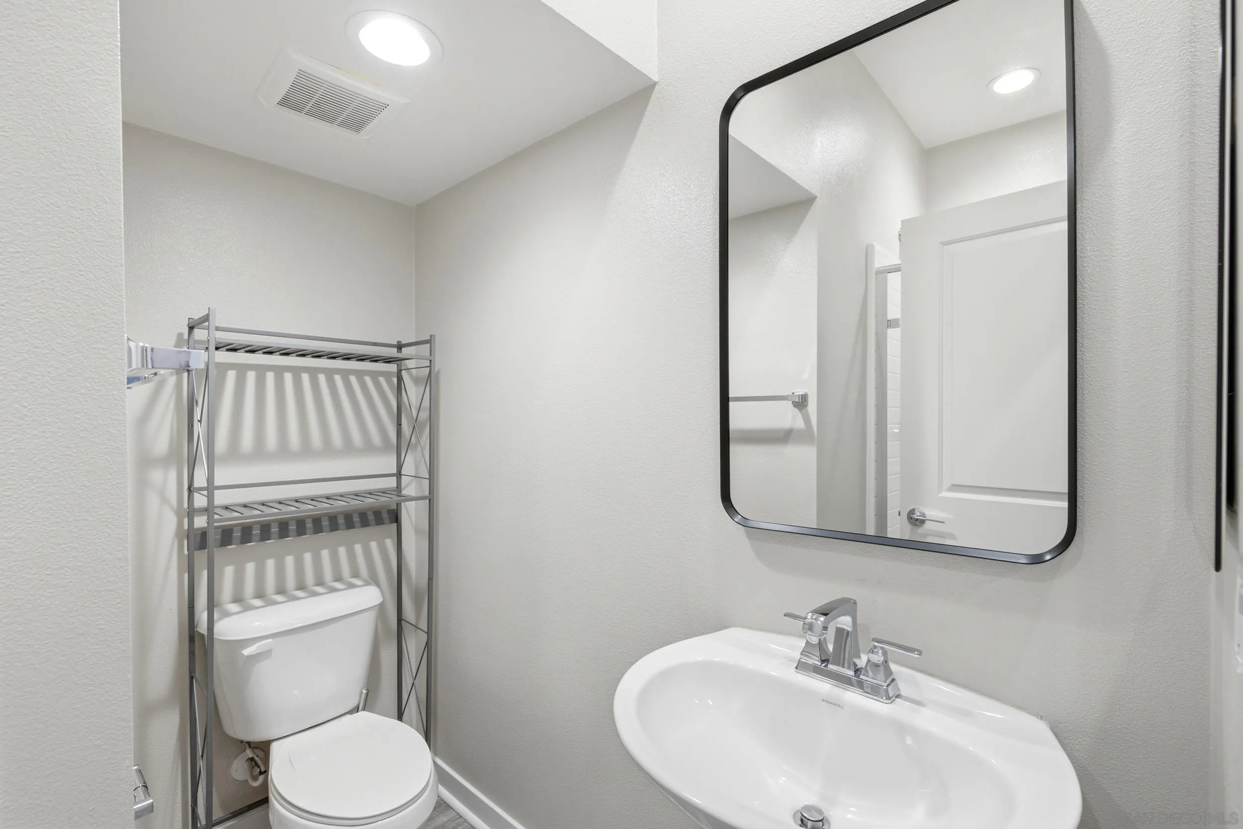 Photo #8: 260020530 Listing: Photo #8