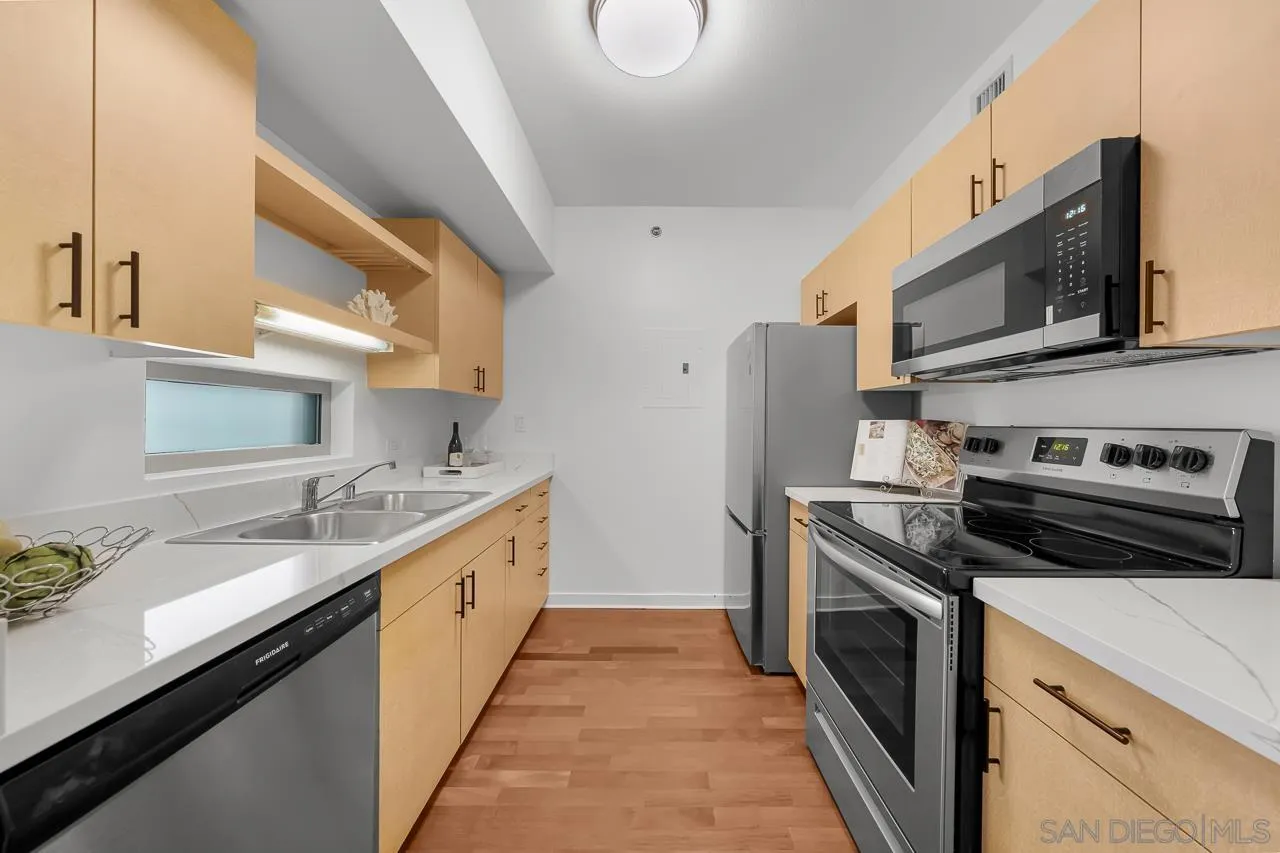 425 W Beech Unit 327, San Diego, CA 92101 - Photo 3 of 33, San Diego, CA