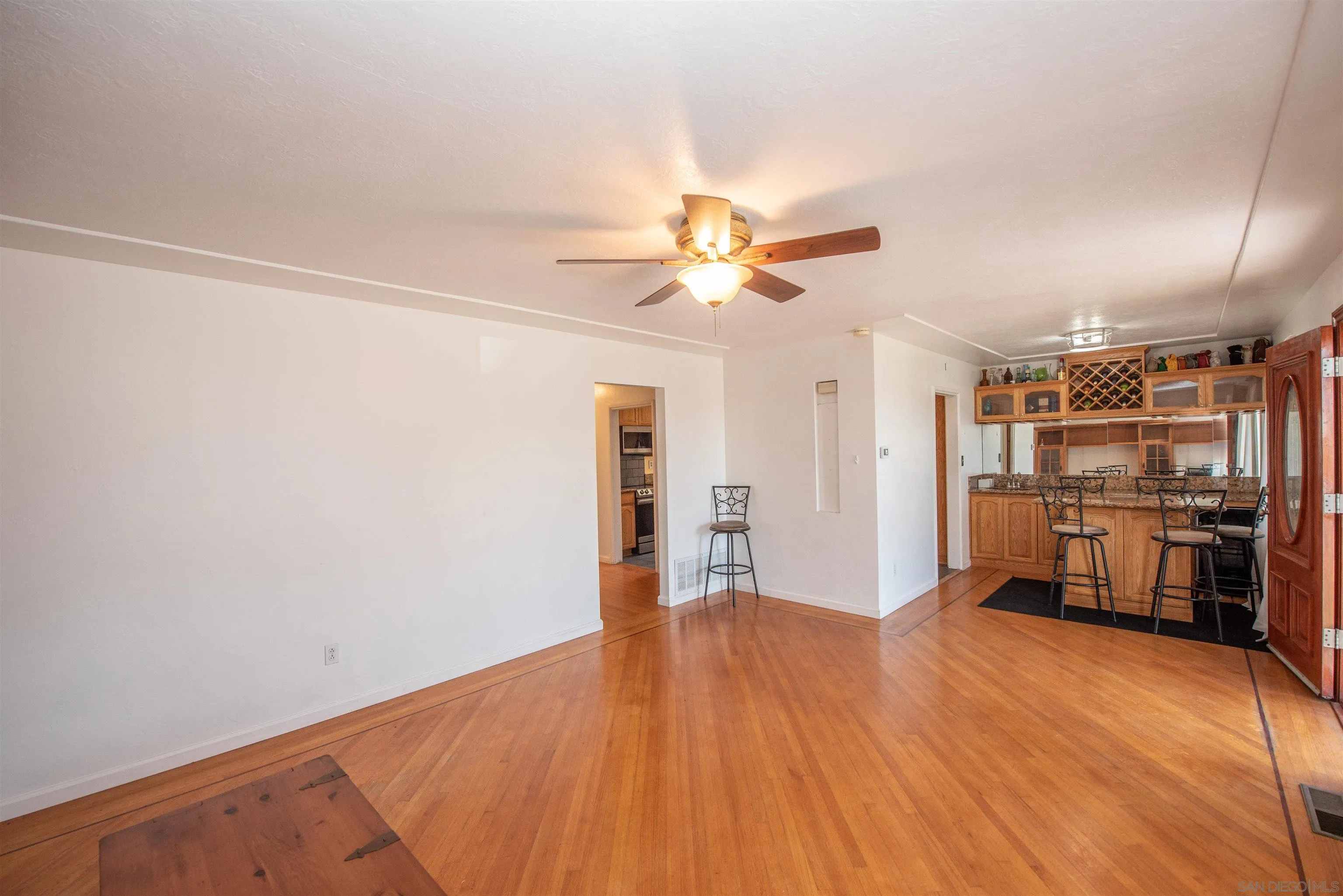 https://cdn.realtyfeed.com/cdn/127/260020535/e52f33bbc1b2a4513eee6a476d775e58.webp