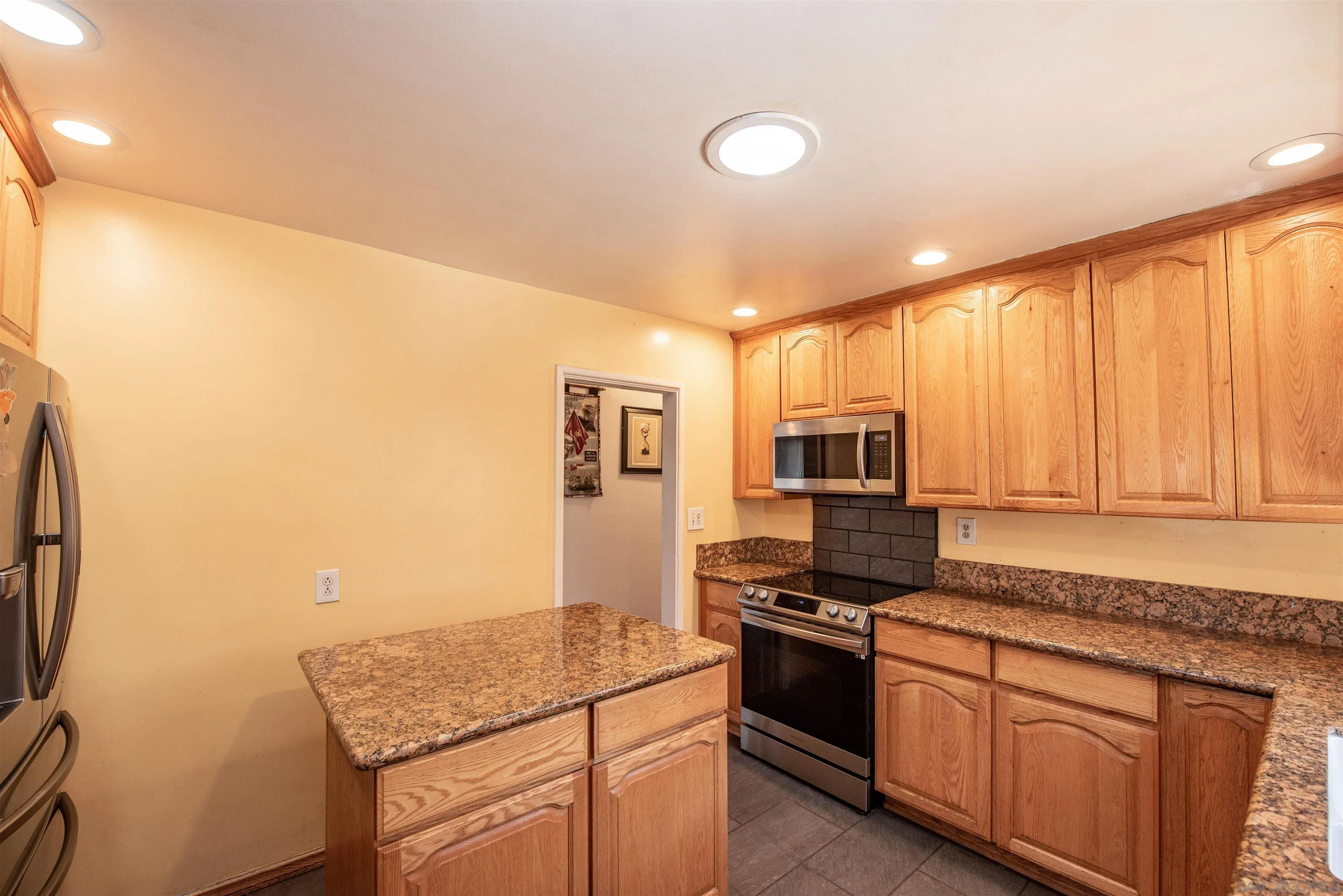 https://cdn.realtyfeed.com/cdn/127/260020535/ea862c048f34e29397613e6356b74136.webp