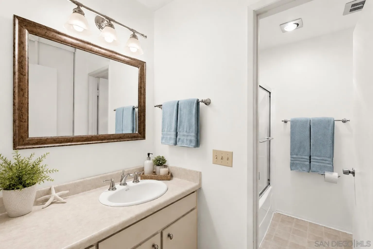 https://cdn.realtyfeed.com/cdn/127/260020536/a50824aadb330b190669c7e94f4a873e.webp