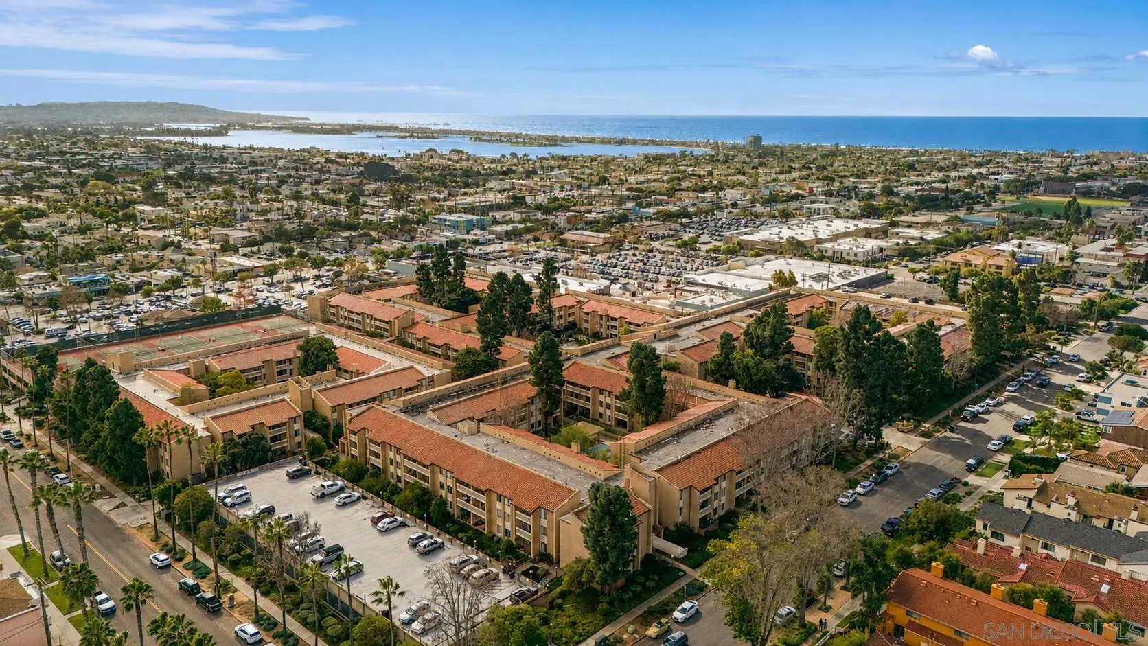 https://cdn.realtyfeed.com/cdn/127/260020536/fc5cb008c9731fcd56afef21ae125a49.webp