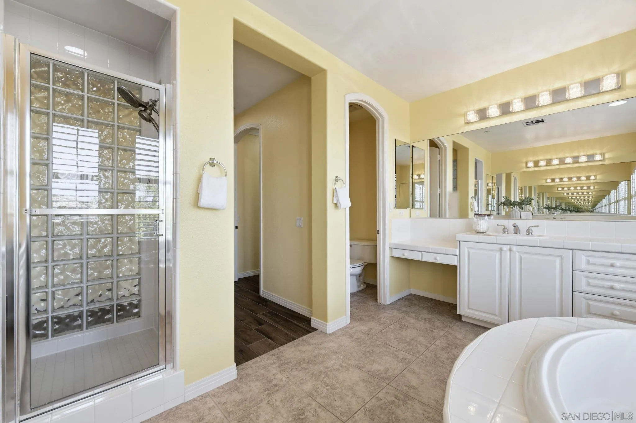 https://cdn.realtyfeed.com/cdn/127/260020540/9742fdcdb3c9159b173c0315b618df1b.webp