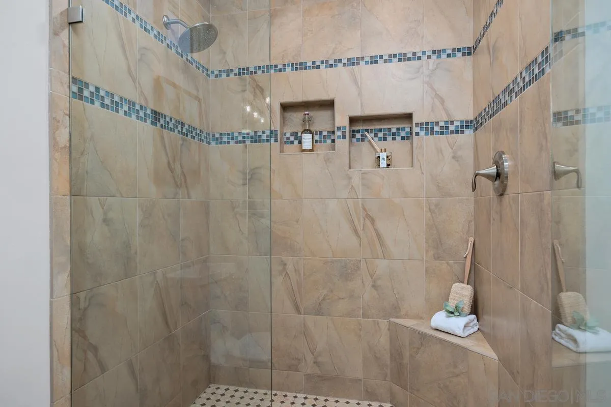 Photo #23: 260020545 Listing: Photo #23