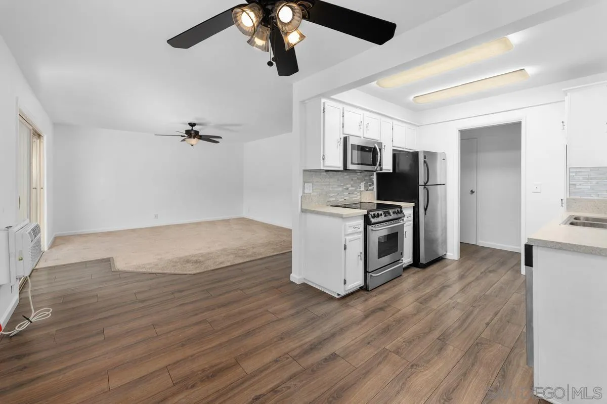 Photo #11: 260020548 Listing: Photo #11