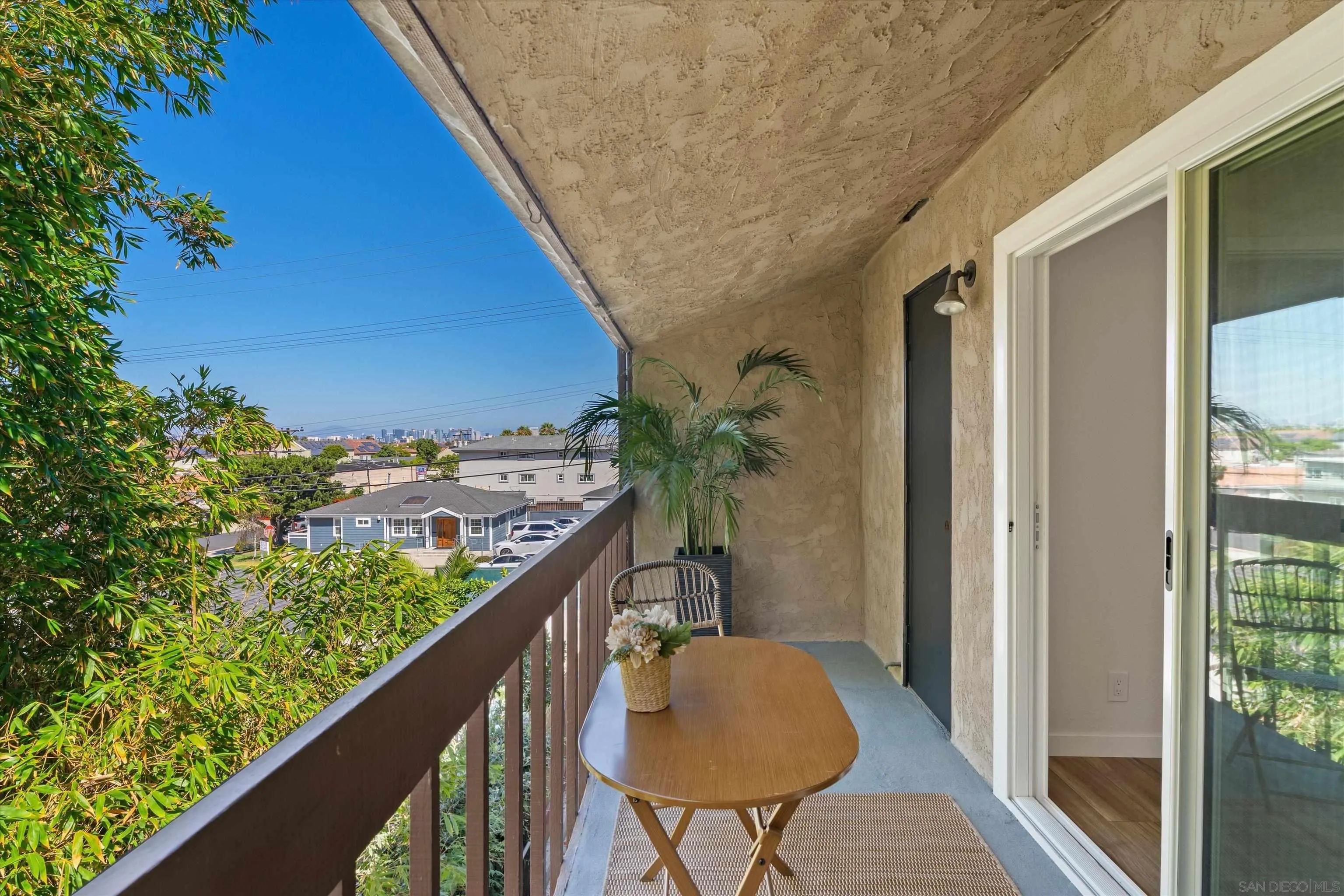 Photo #1: 260020551 Listing: Photo #1