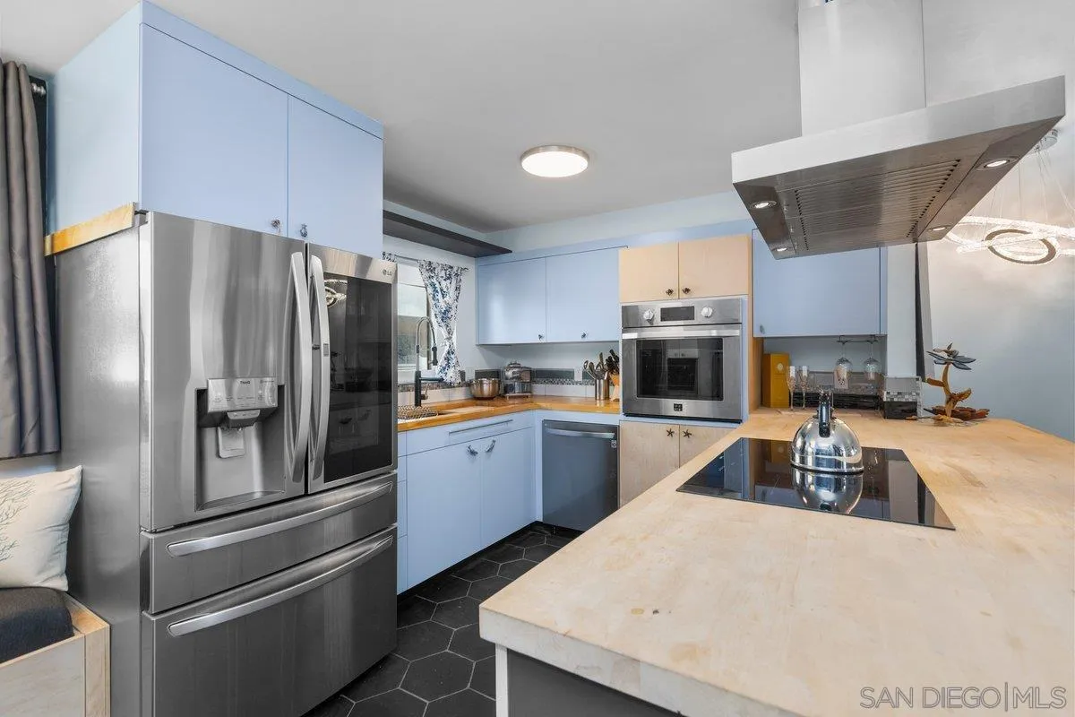 Photo #7: 260020554 Listing: Photo #7