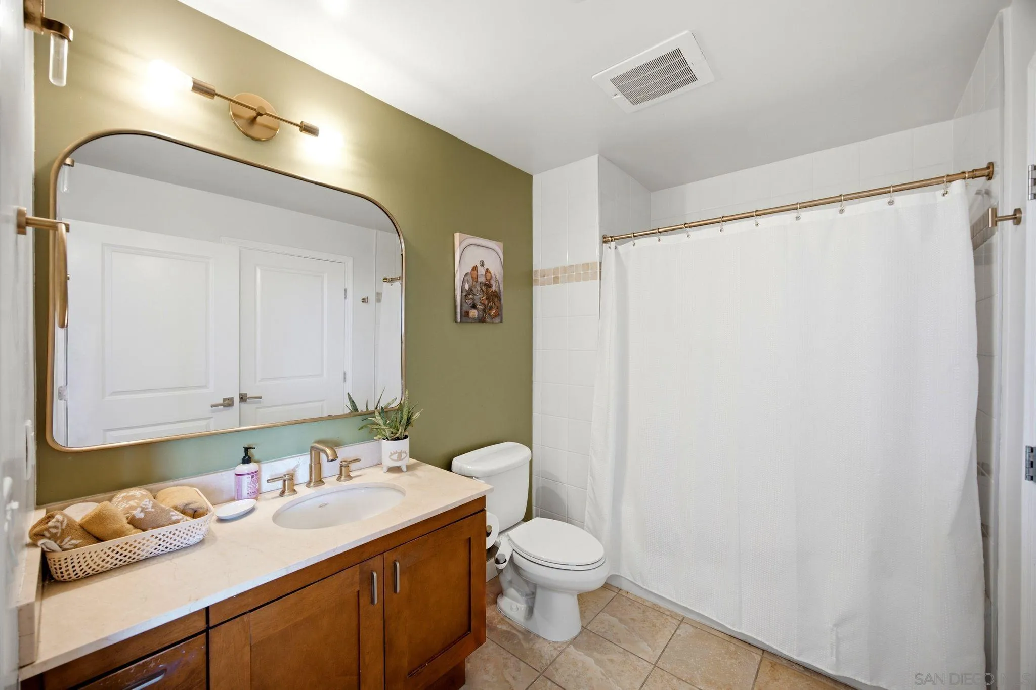 Photo #17: 260020556 Listing: Photo #17