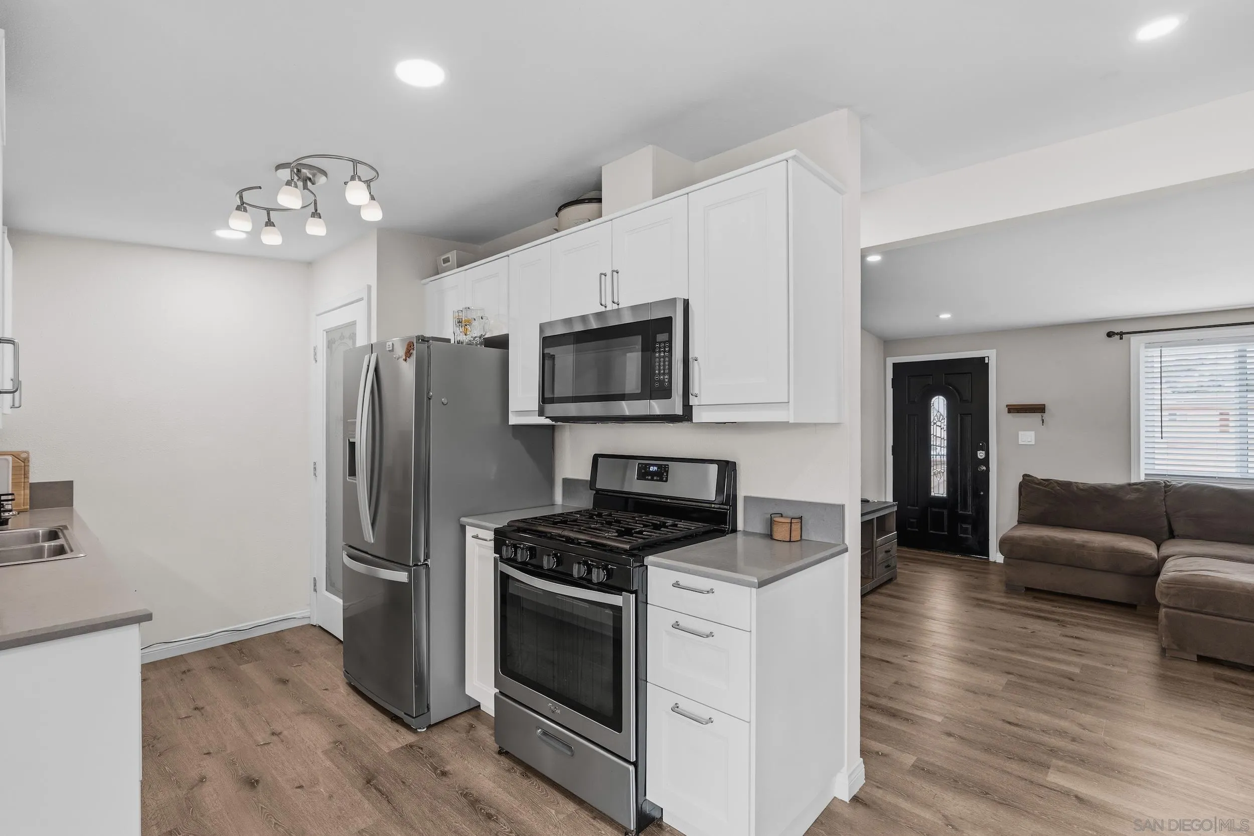 https://cdn.realtyfeed.com/cdn/127/260020557/3d8a4ffdaeed6b86eb96416b55b25f86.webp