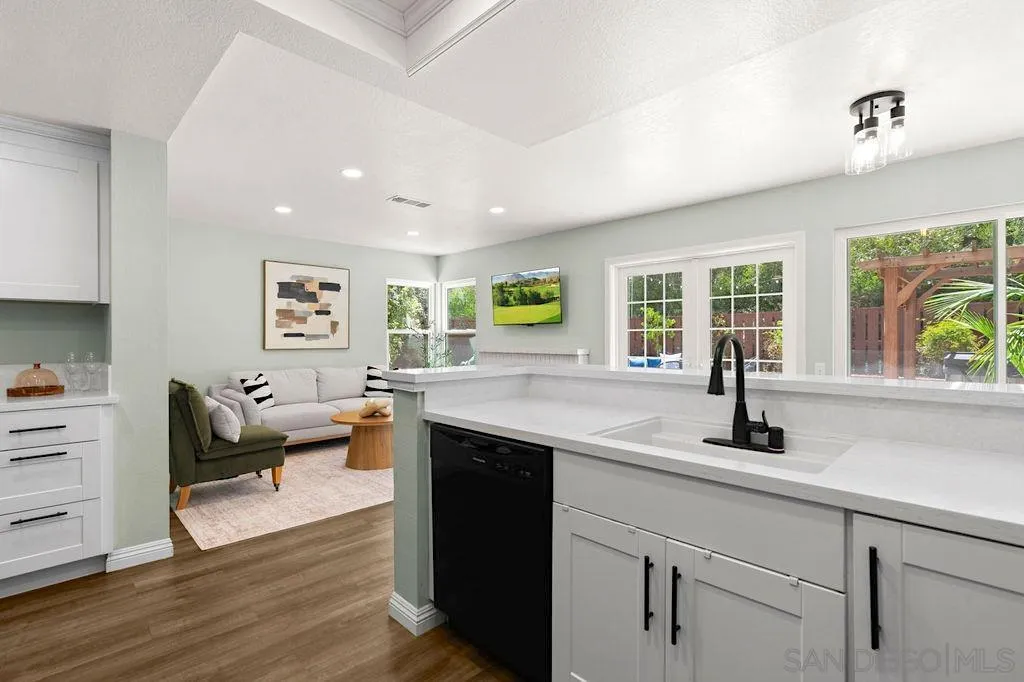 https://cdn.realtyfeed.com/cdn/127/260020559/07dd5eedcb671b61411c52efadca8dc2.webp