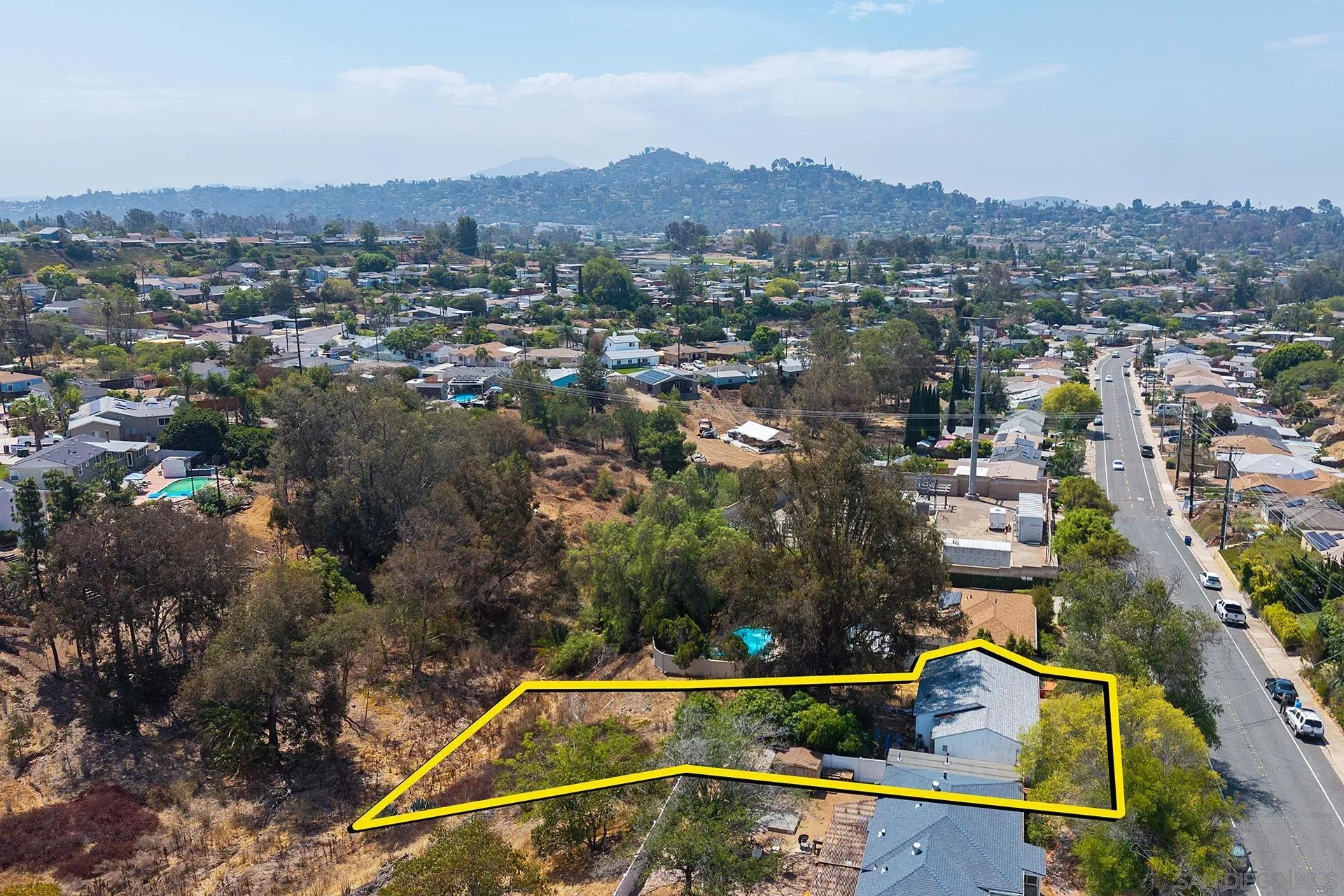https://cdn.realtyfeed.com/cdn/127/260020566/66b40b78500735c362a2527a5ee8bc9b.webp
