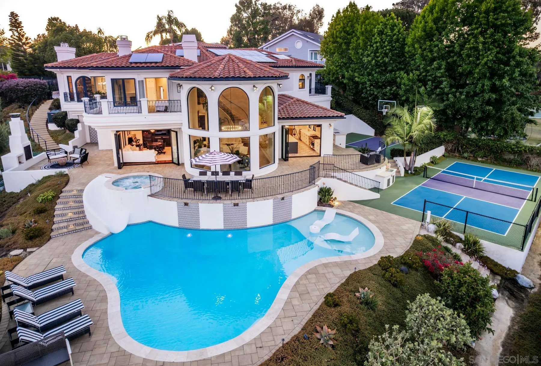 https://cdn.realtyfeed.com/cdn/127/260020568/0fb86bb977547948c0bcaf9ea711bb71.webp