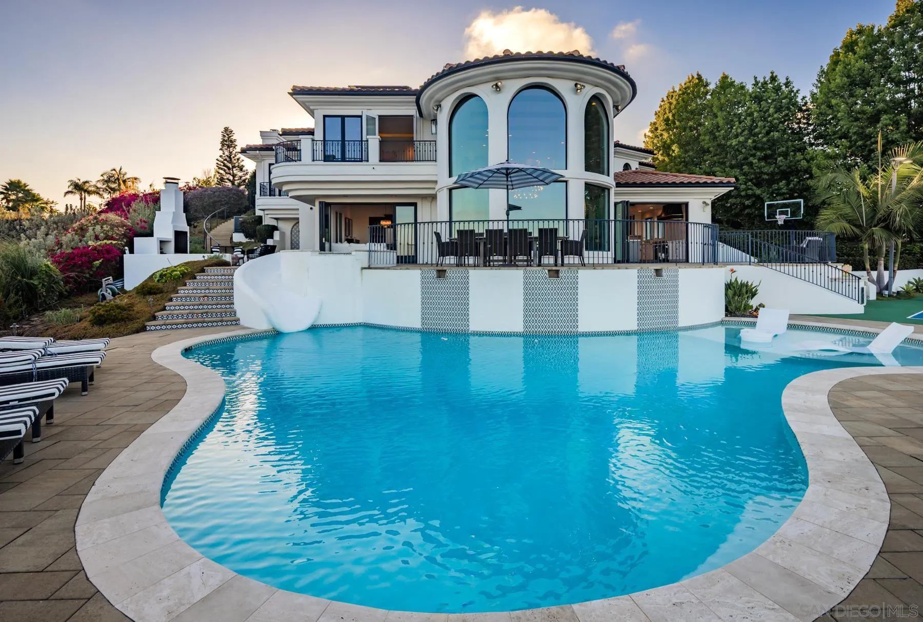 https://cdn.realtyfeed.com/cdn/127/260020568/18c36a1625744ef66e69906d04417b3b.webp