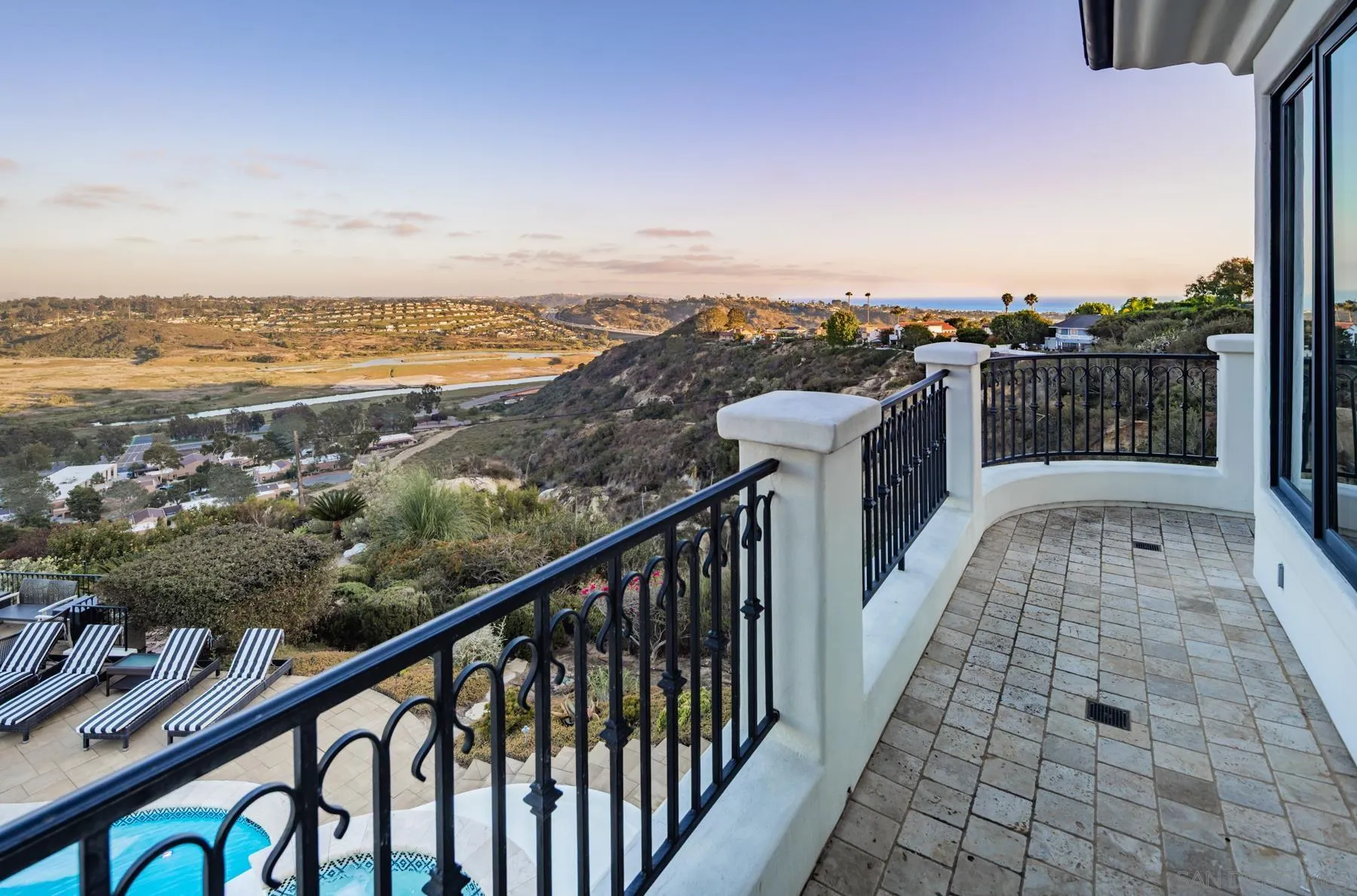 https://cdn.realtyfeed.com/cdn/127/260020568/86377928c56b15b4295bf9fabd69cb9f.webp