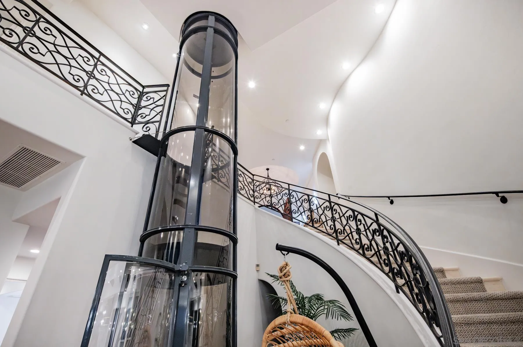 https://cdn.realtyfeed.com/cdn/127/260020568/9f8750afa4d5a3875d9a5039e966ea14.webp