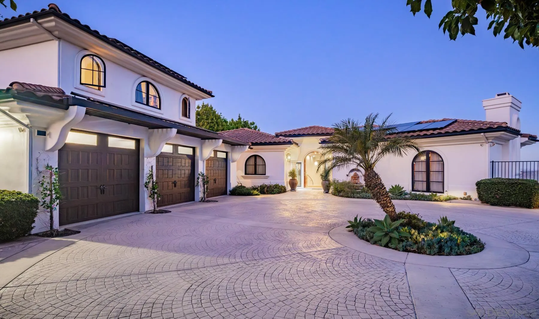 https://cdn.realtyfeed.com/cdn/127/260020568/b6cd99a69177794a419977ec18583bba.webp