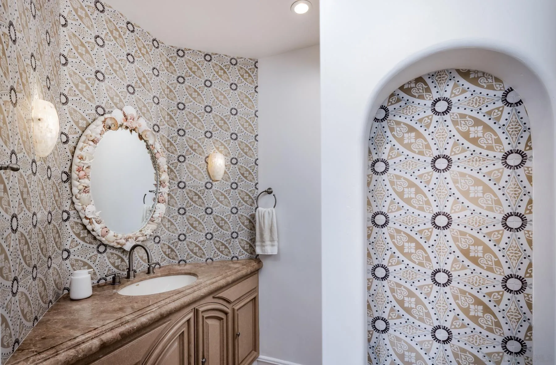 https://cdn.realtyfeed.com/cdn/127/260020568/c72c646e35280e9c717fb16ae8df10bc.webp