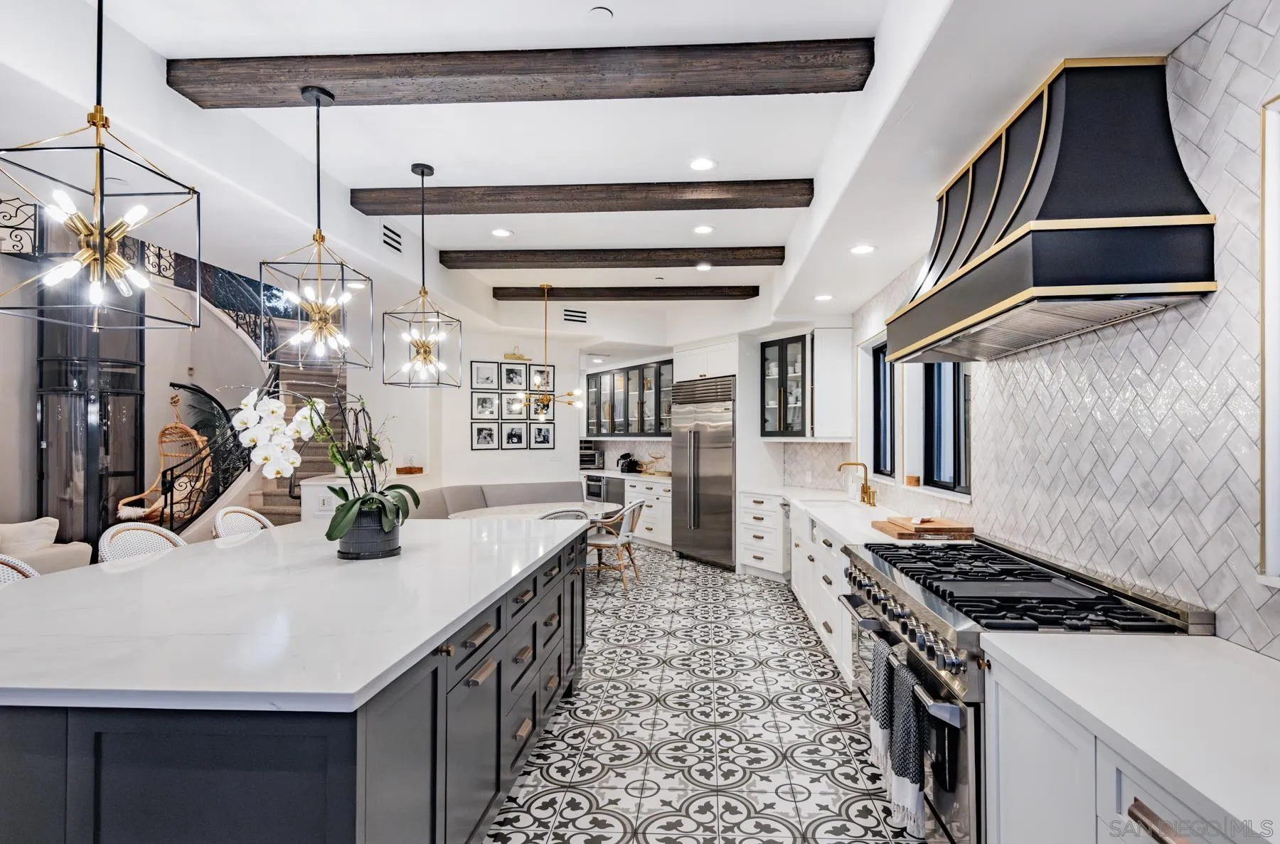 https://cdn.realtyfeed.com/cdn/127/260020568/da90e3f45e0f630e82fc665cef4ac862.webp