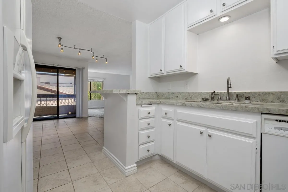 Photo #15: 260020573 Listing: Photo #15