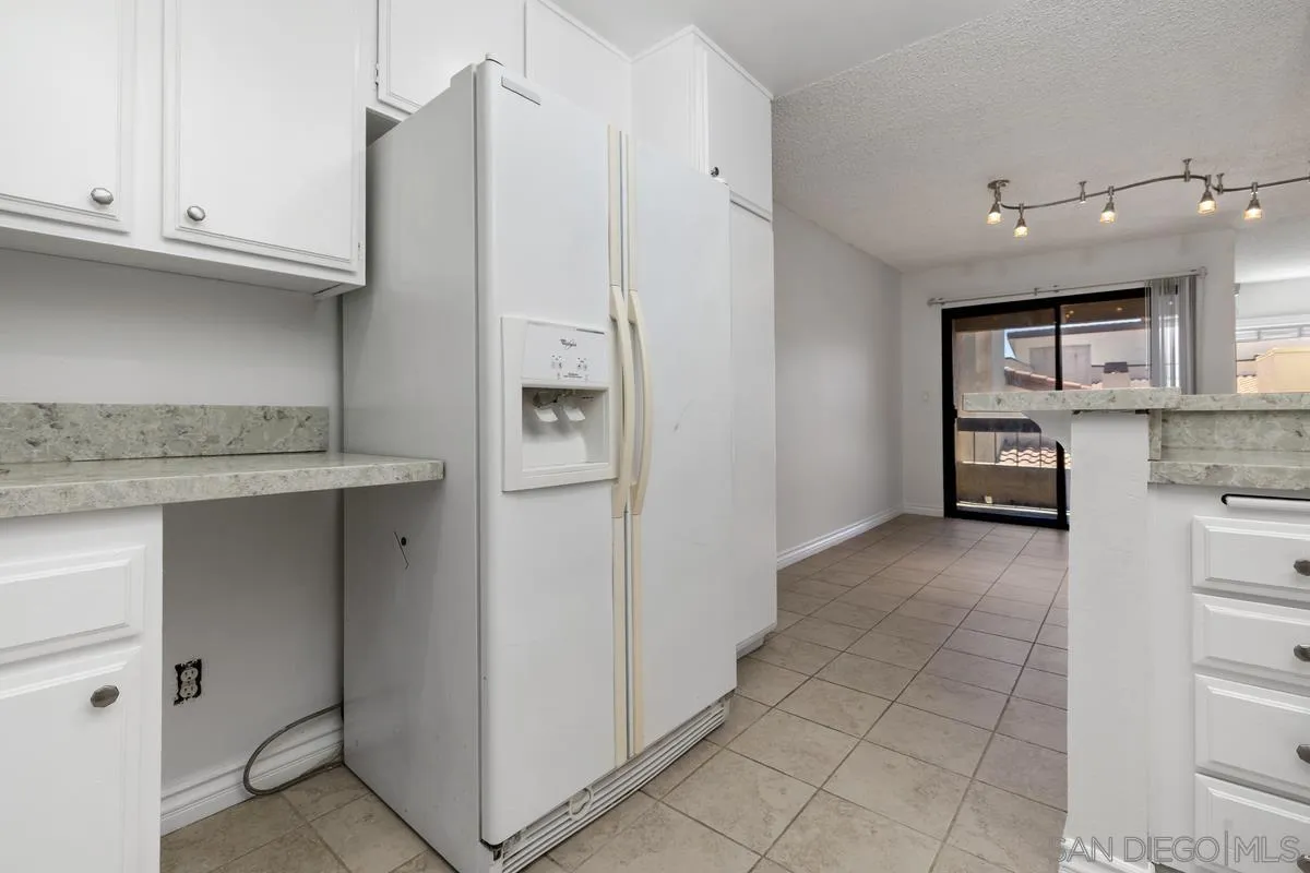 Photo #12: 260020573 Listing: Photo #12