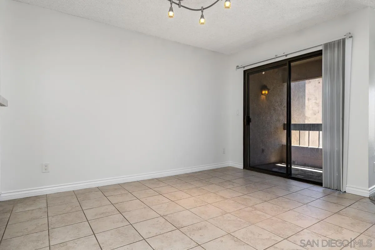 Photo #7: 260020573 Listing: Photo #7