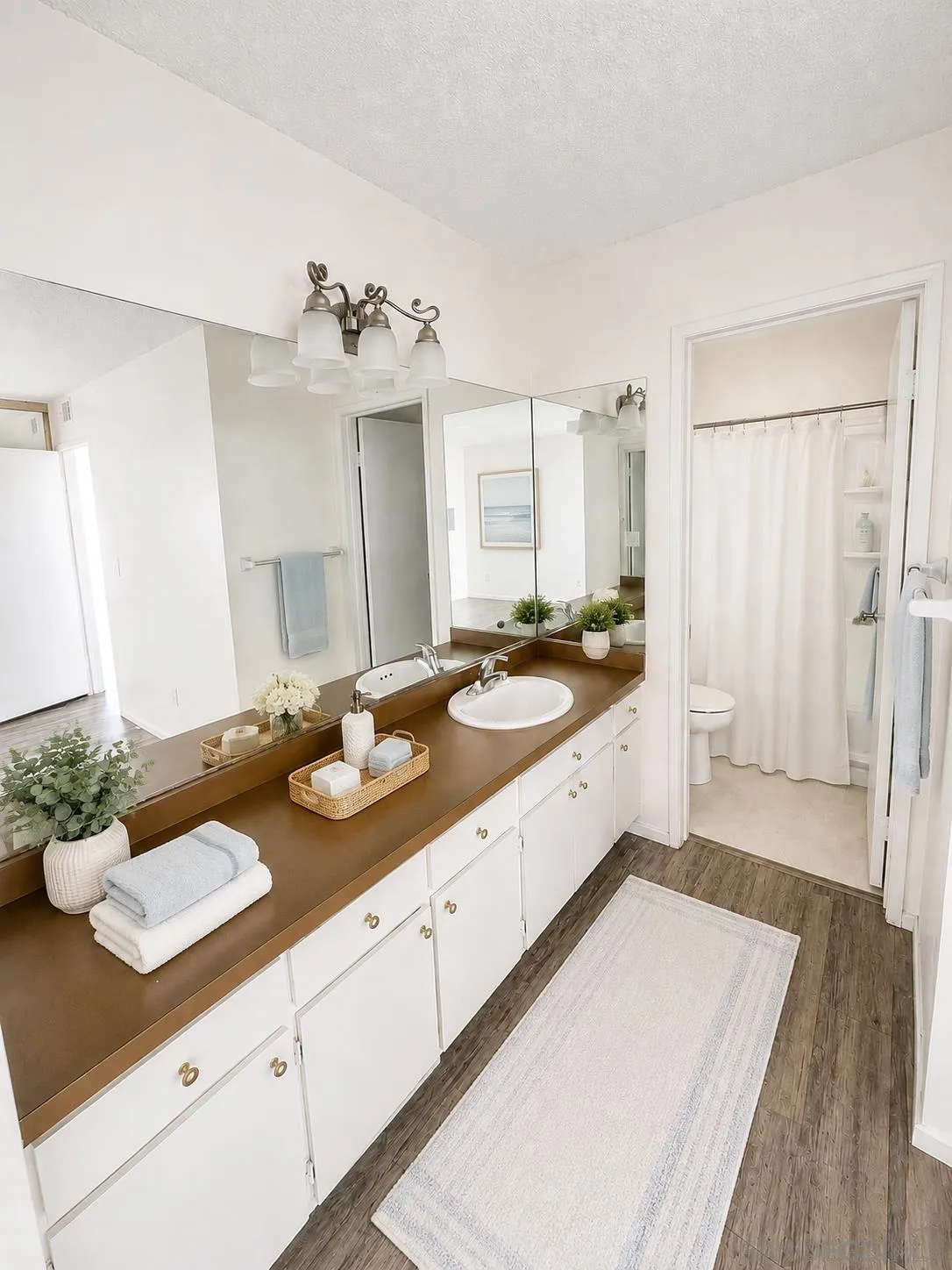 Photo #7: 260020578 Listing: Photo #7