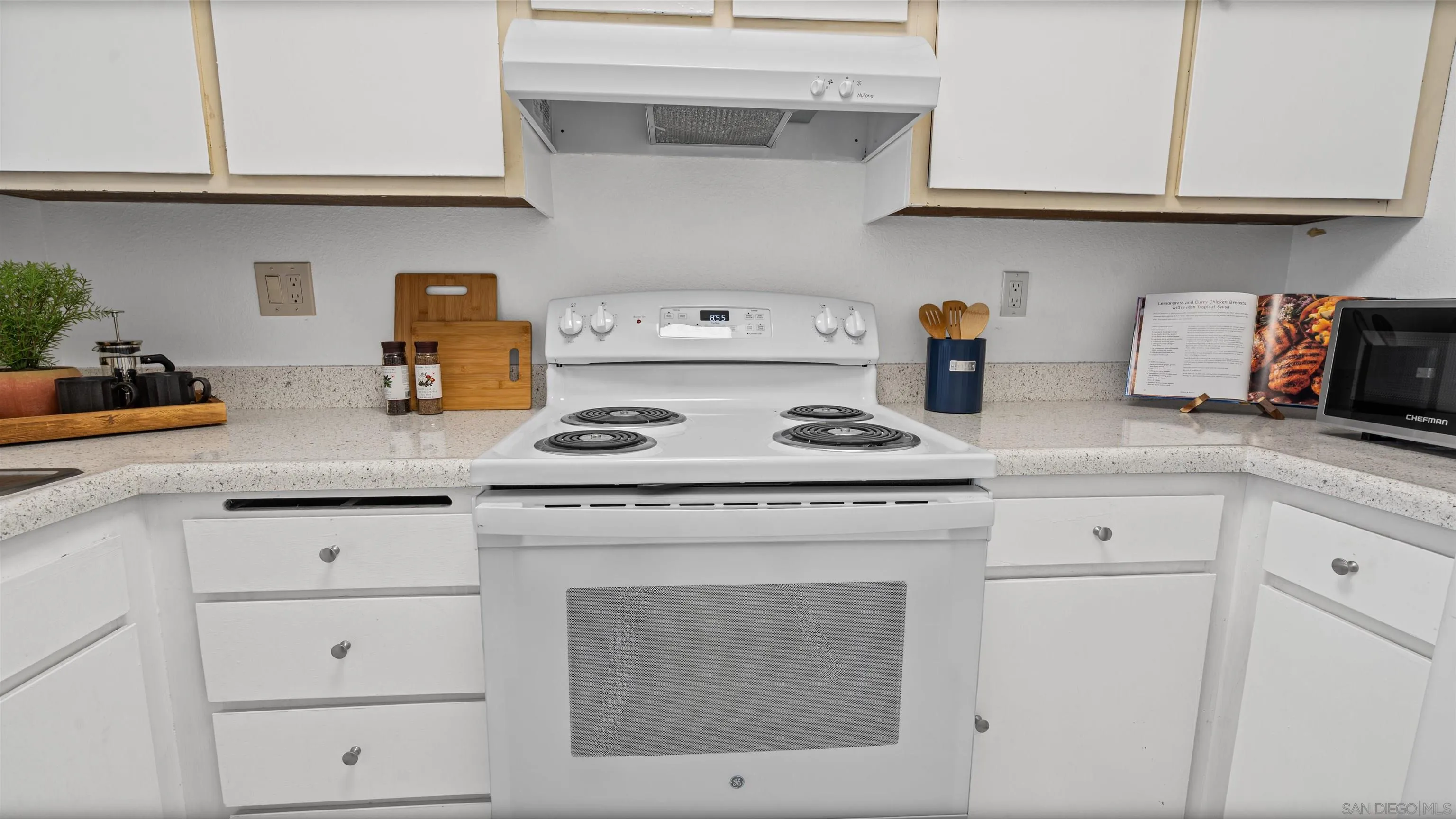 Photo #11: 260020583 Listing: Photo #11
