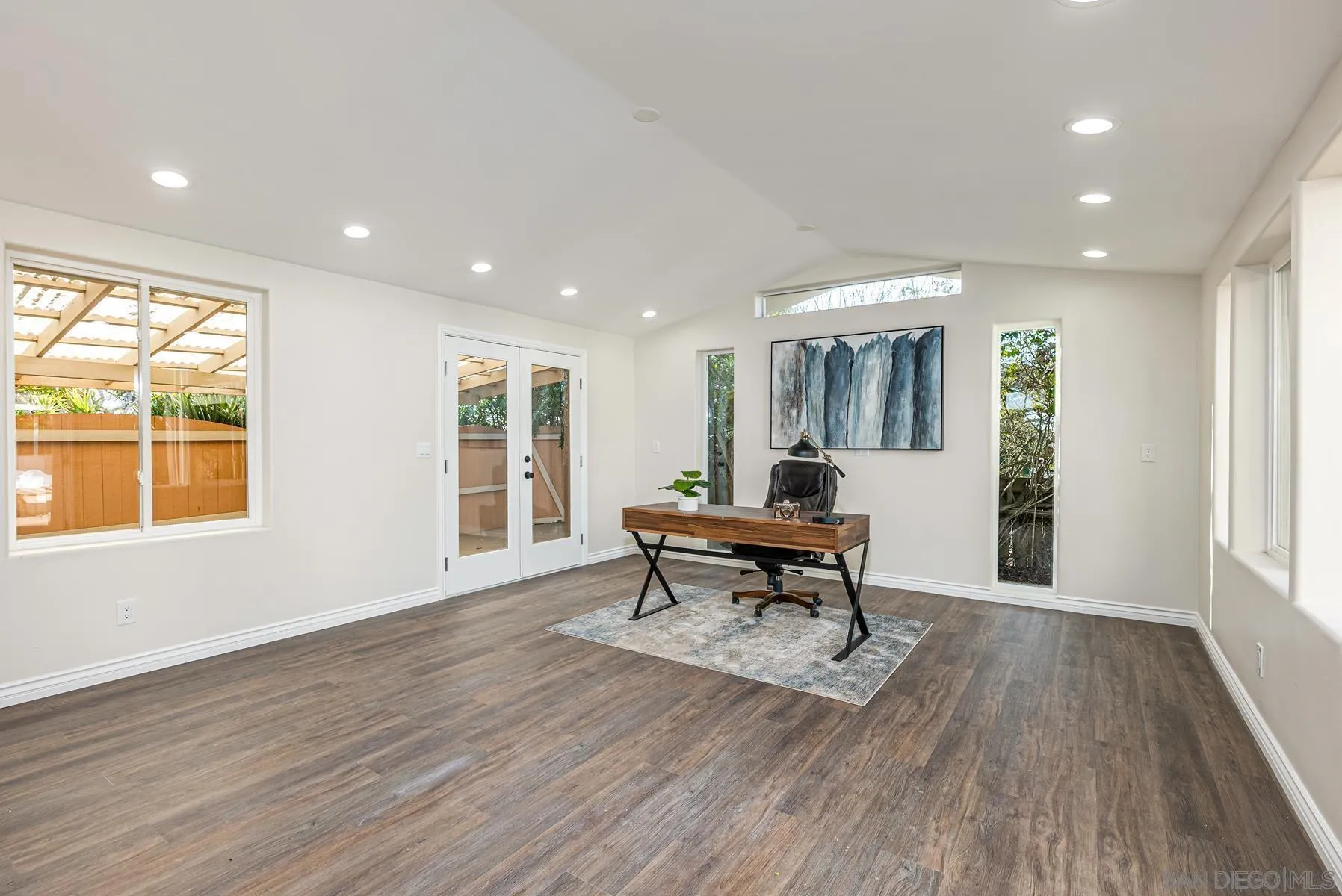 https://cdn.realtyfeed.com/cdn/127/260020584/75b1e067cbe27caa01071b945795dc79.webp