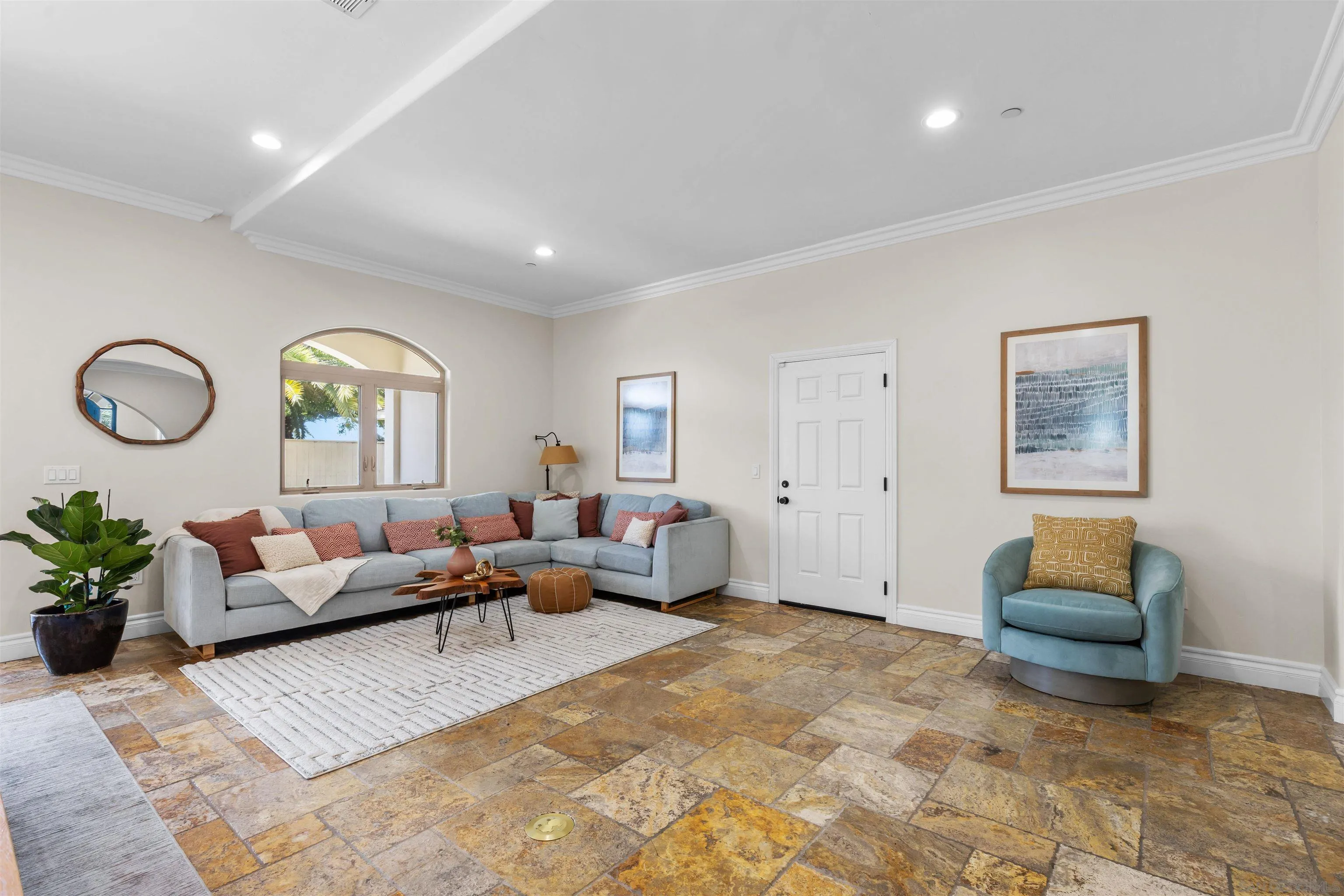 https://cdn.realtyfeed.com/cdn/127/260020584/ebc83bd30e41bb66d47fa9ceb81397ea.webp