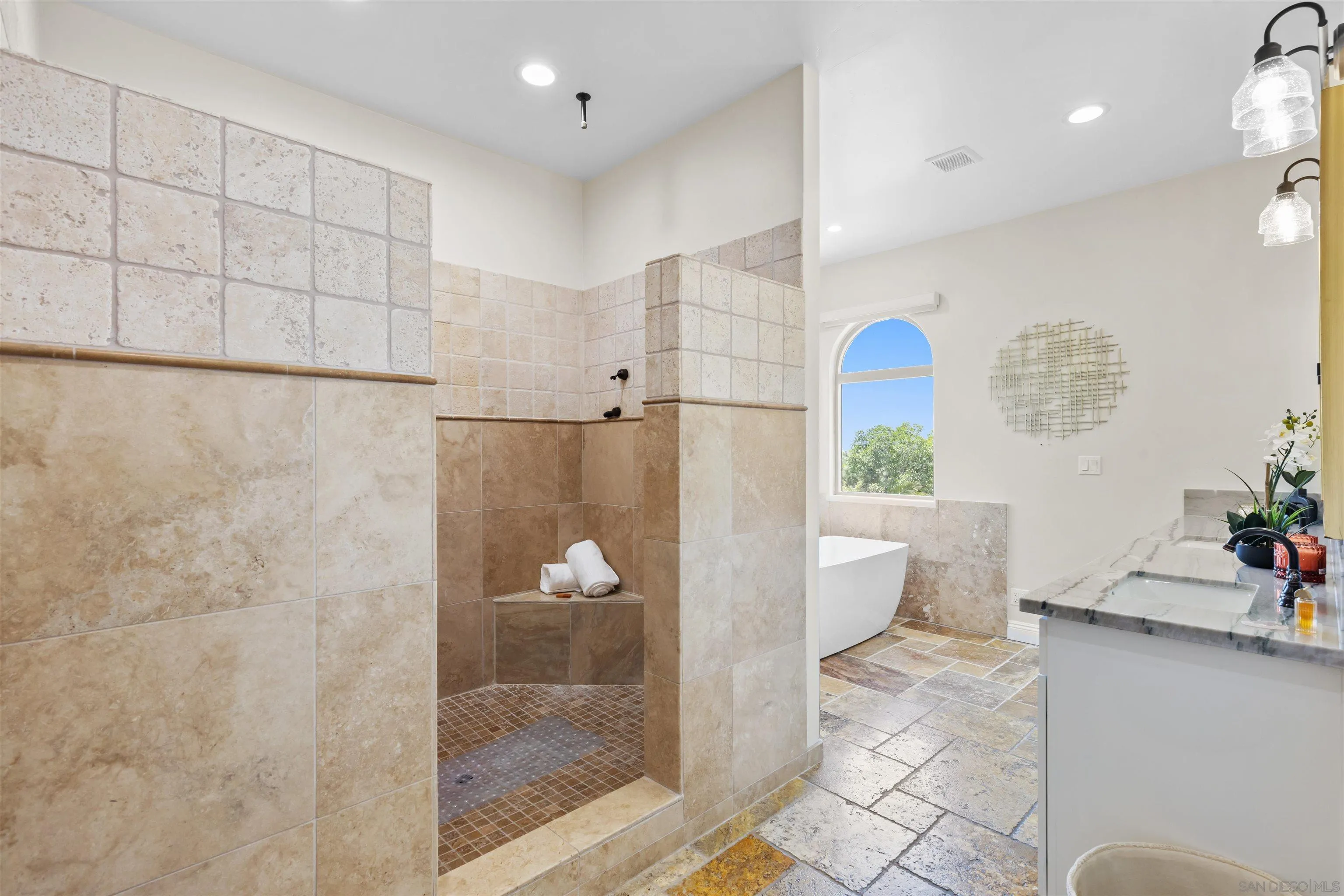 https://cdn.realtyfeed.com/cdn/127/260020584/f8361b1662f927cea8408c8cc6d20898.webp