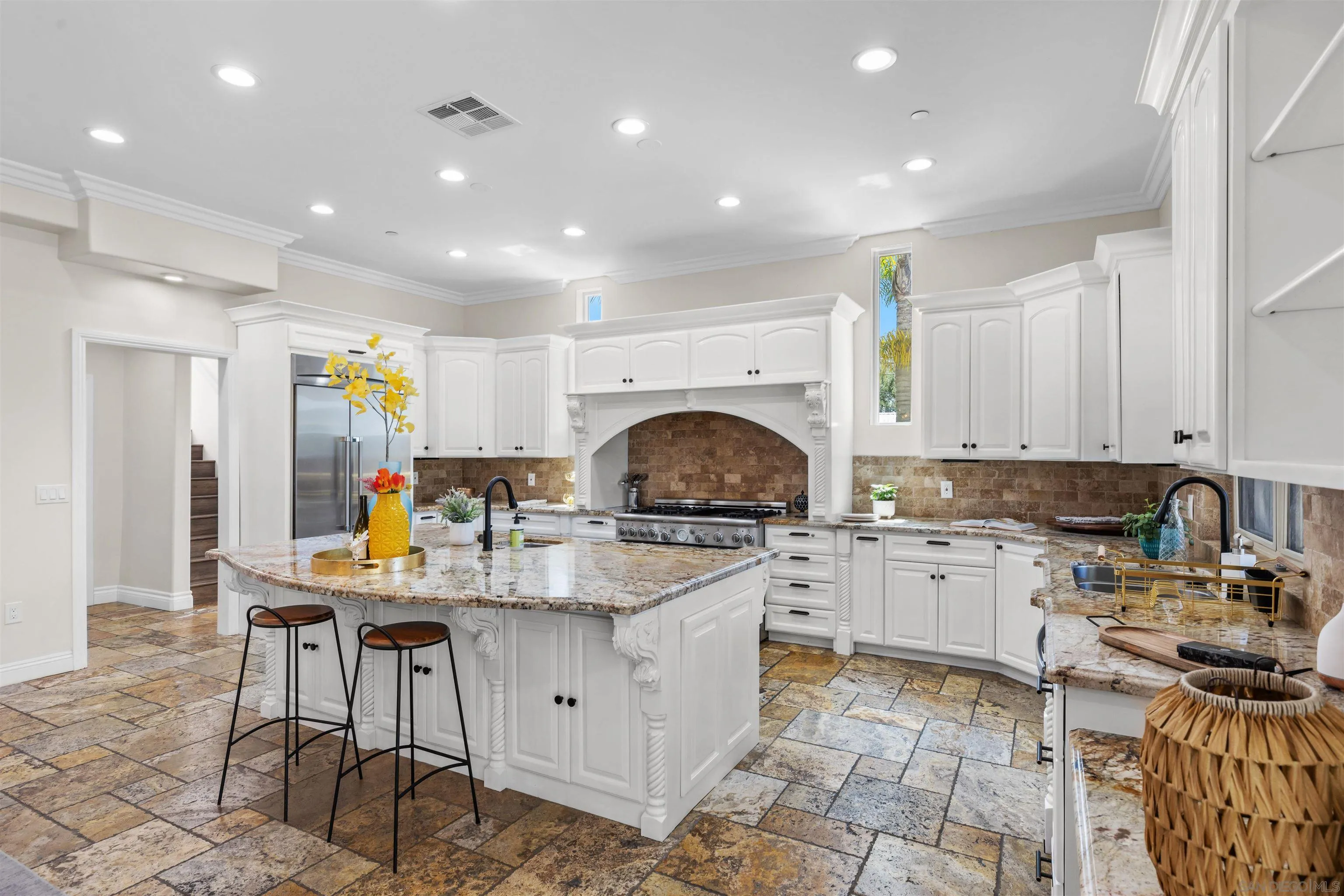 https://cdn.realtyfeed.com/cdn/127/260020584/fc72461b3e54a702bfacf992c8491276.webp