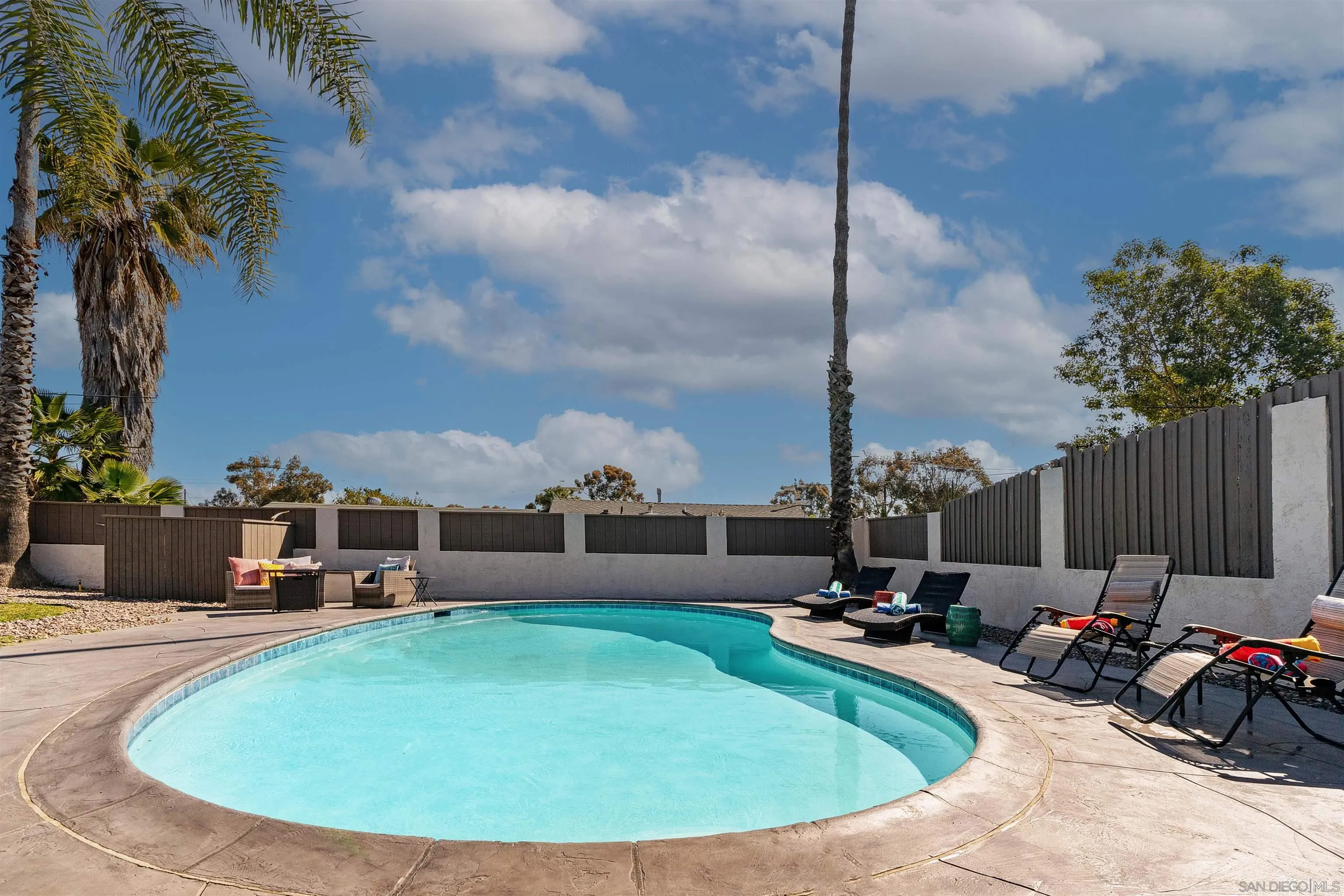 https://cdn.realtyfeed.com/cdn/127/260020585/b5c3adf3d444d315019dbdd2026d974c.webp