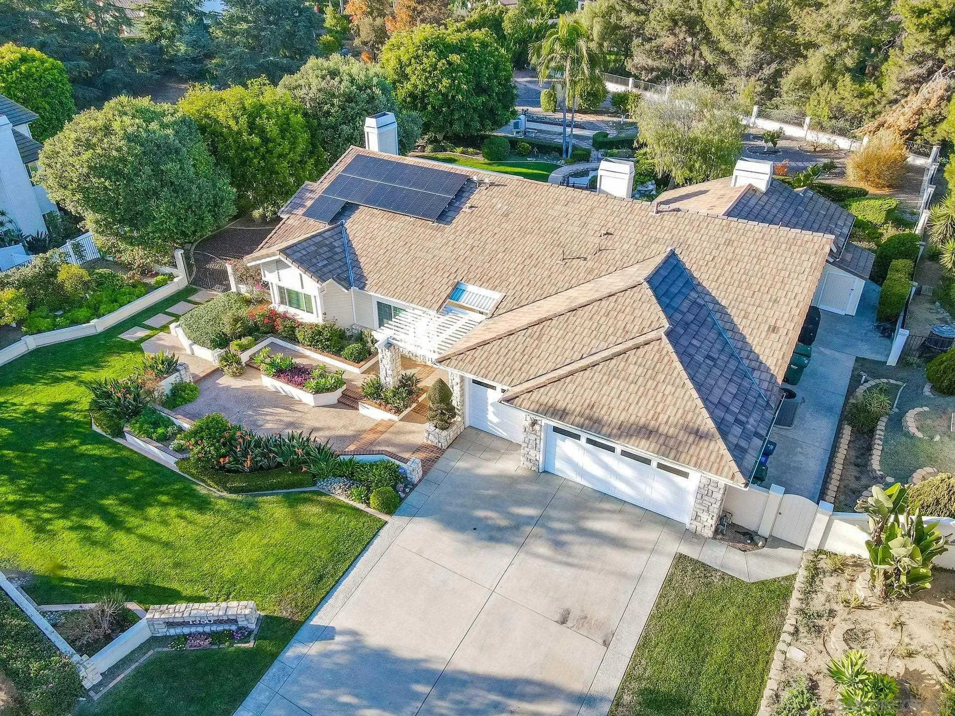 https://cdn.realtyfeed.com/cdn/127/260020586/004ef808fcaa1b5214dab578535cff9e.webp