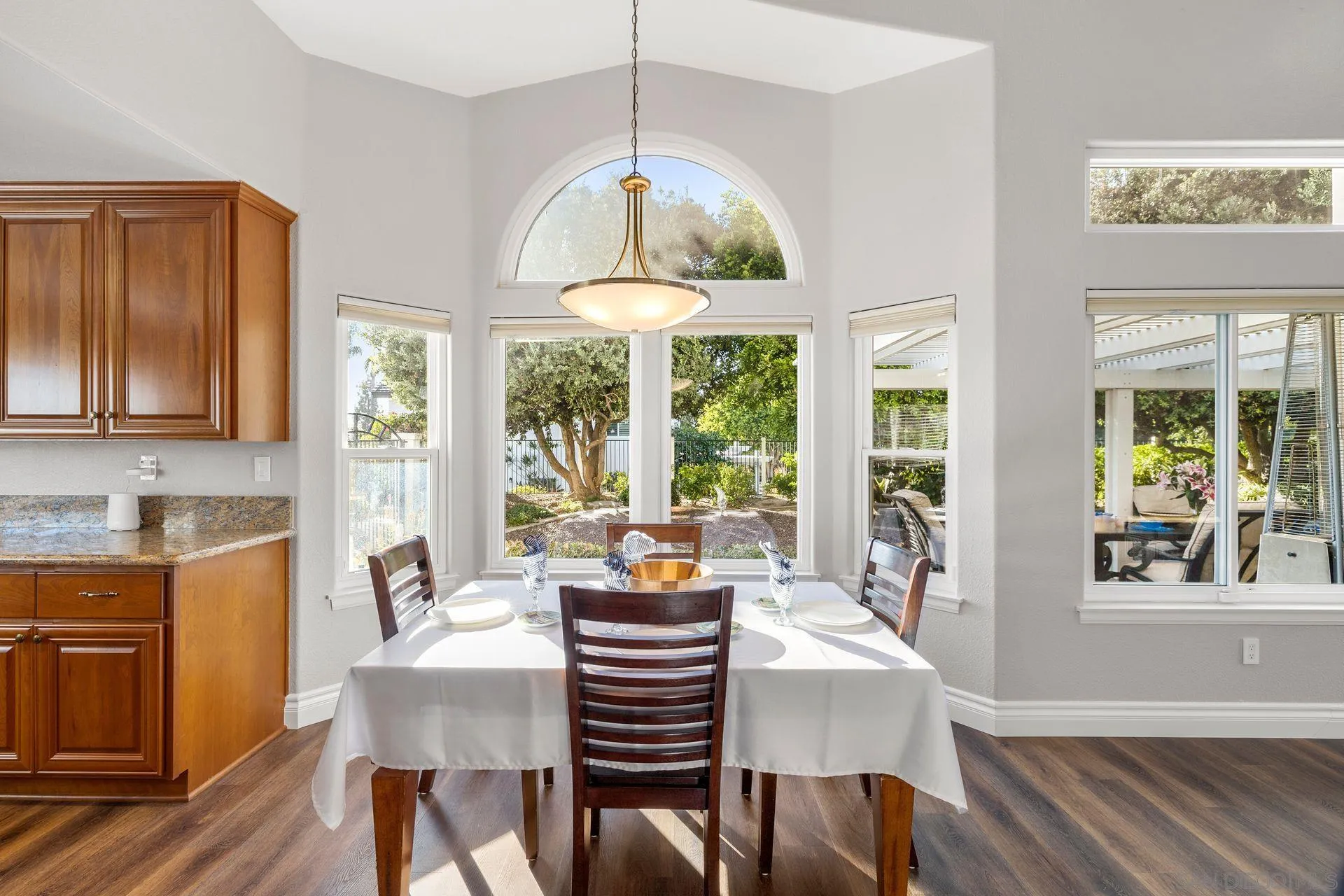 https://cdn.realtyfeed.com/cdn/127/260020586/1bcd1a4d89eab34bba235982f51811a6.webp