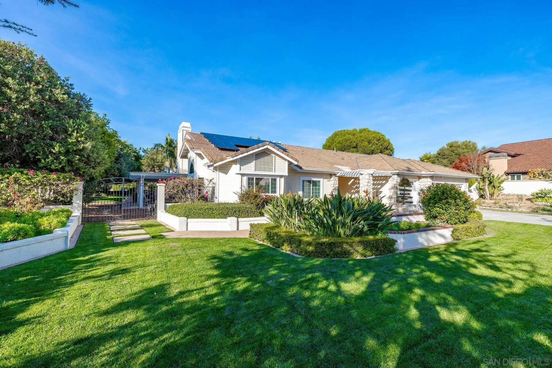 https://cdn.realtyfeed.com/cdn/127/260020586/303aeaf7ff3cb1432dfe2e5a5a3356be.webp