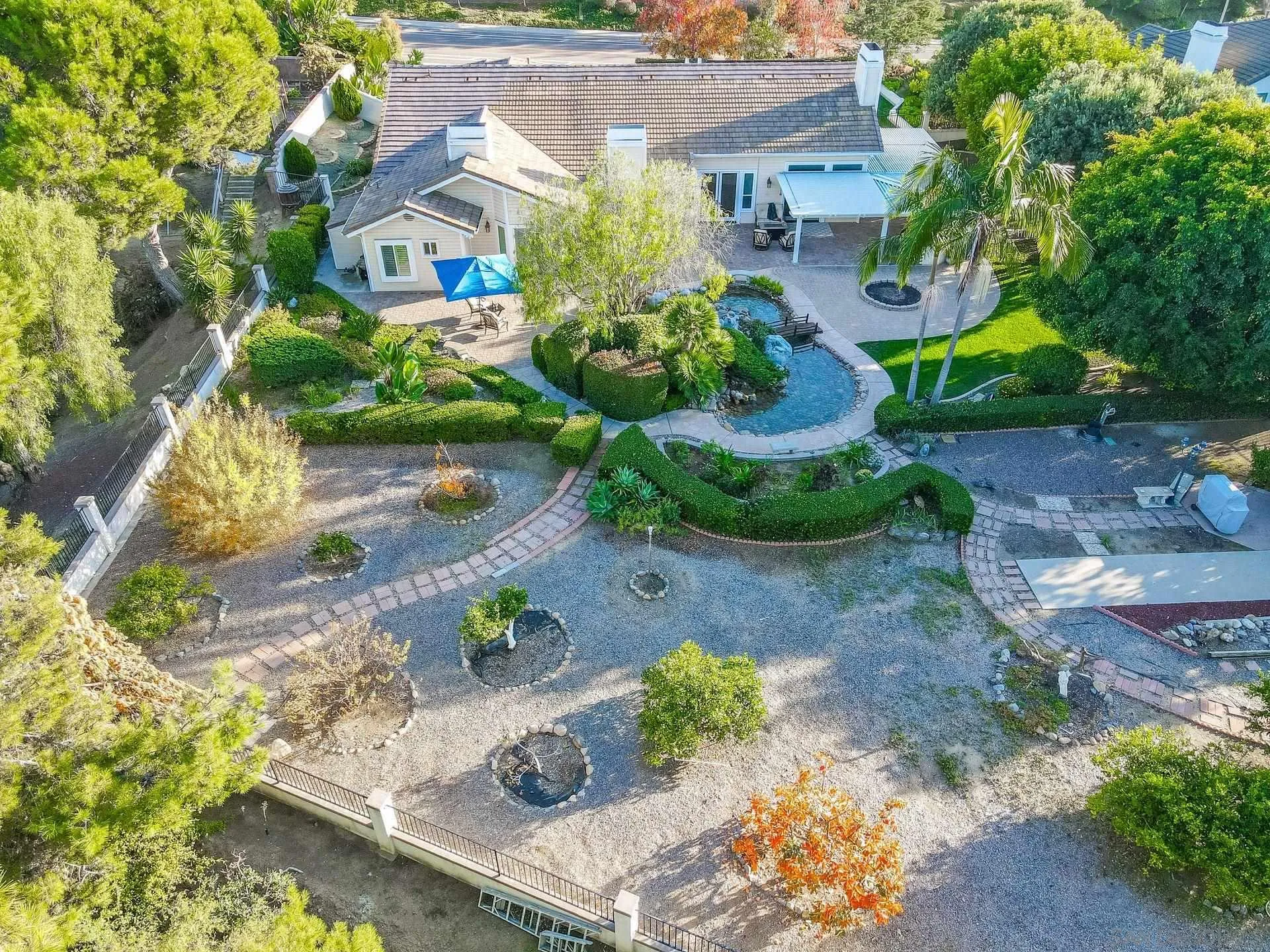 https://cdn.realtyfeed.com/cdn/127/260020586/41baee0591c065eb740afa10939d4c5f.webp