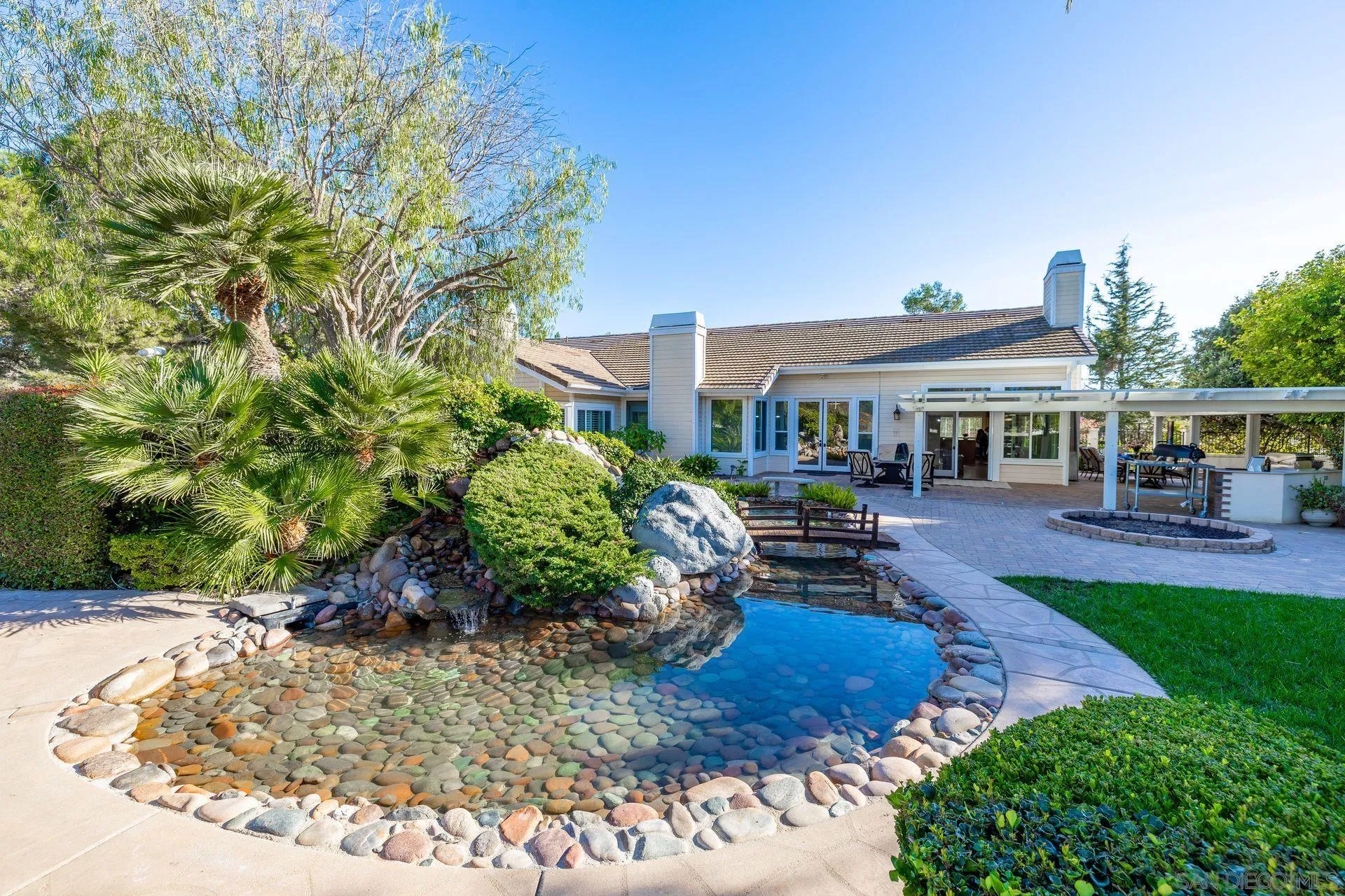 https://cdn.realtyfeed.com/cdn/127/260020586/4899bb8d4ff1c2d7274df930909037de.webp