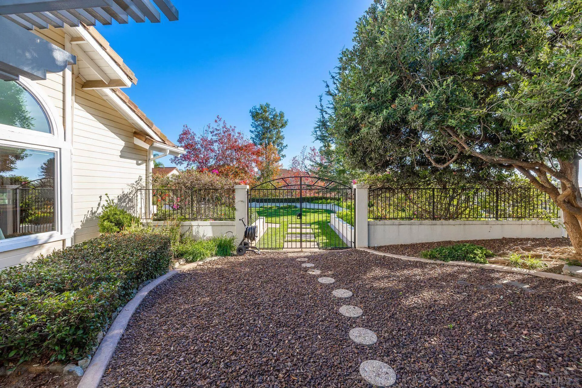 https://cdn.realtyfeed.com/cdn/127/260020586/6003124ef411cf1b52c96d7a3e9ed4ff.webp