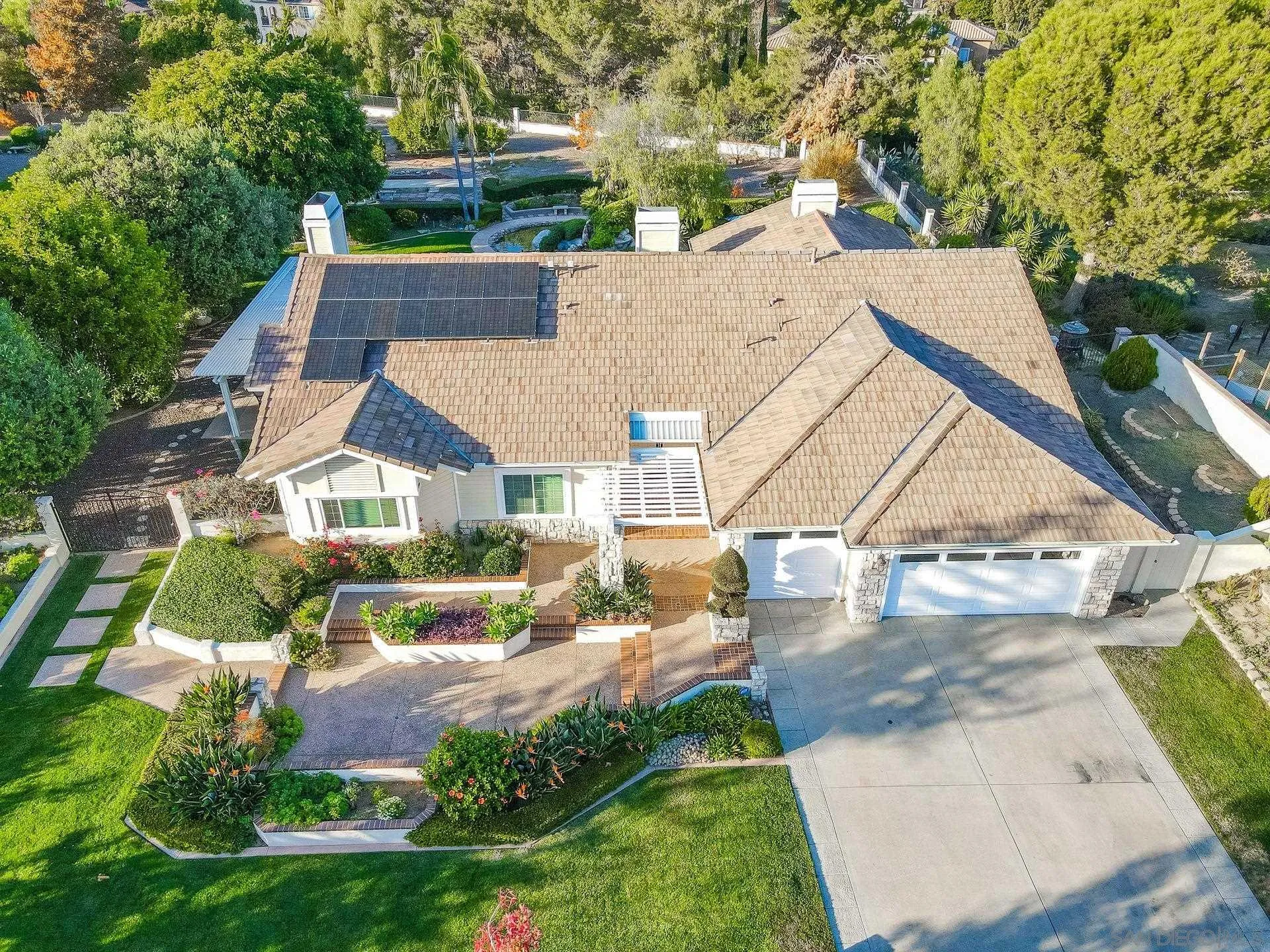 https://cdn.realtyfeed.com/cdn/127/260020586/653257238845c4daafc82bdda62914ea.webp