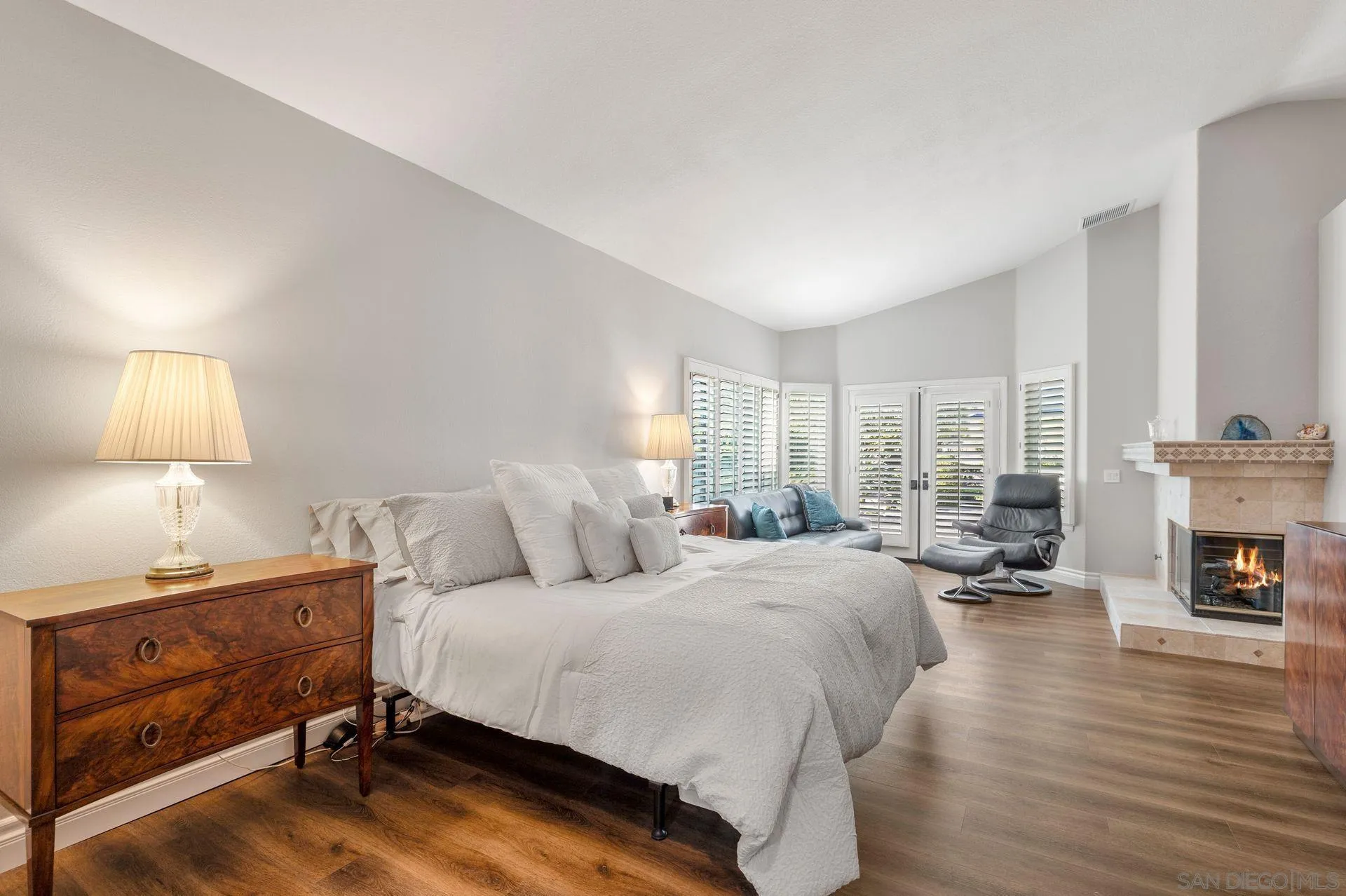 https://cdn.realtyfeed.com/cdn/127/260020586/6f85019aabd9012c9423db3ea3761741.webp