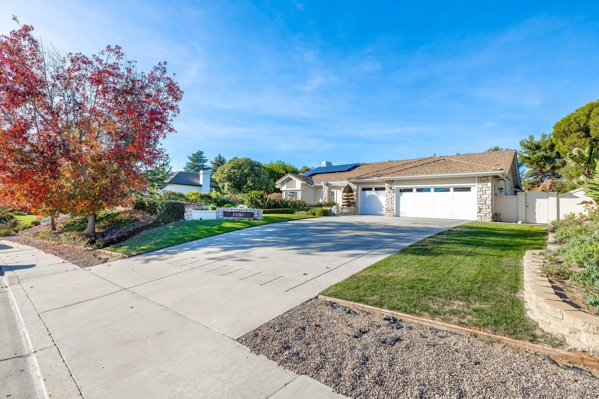 https://cdn.realtyfeed.com/cdn/127/260020586/863ee1d2c37396f800f0966715915b41.webp