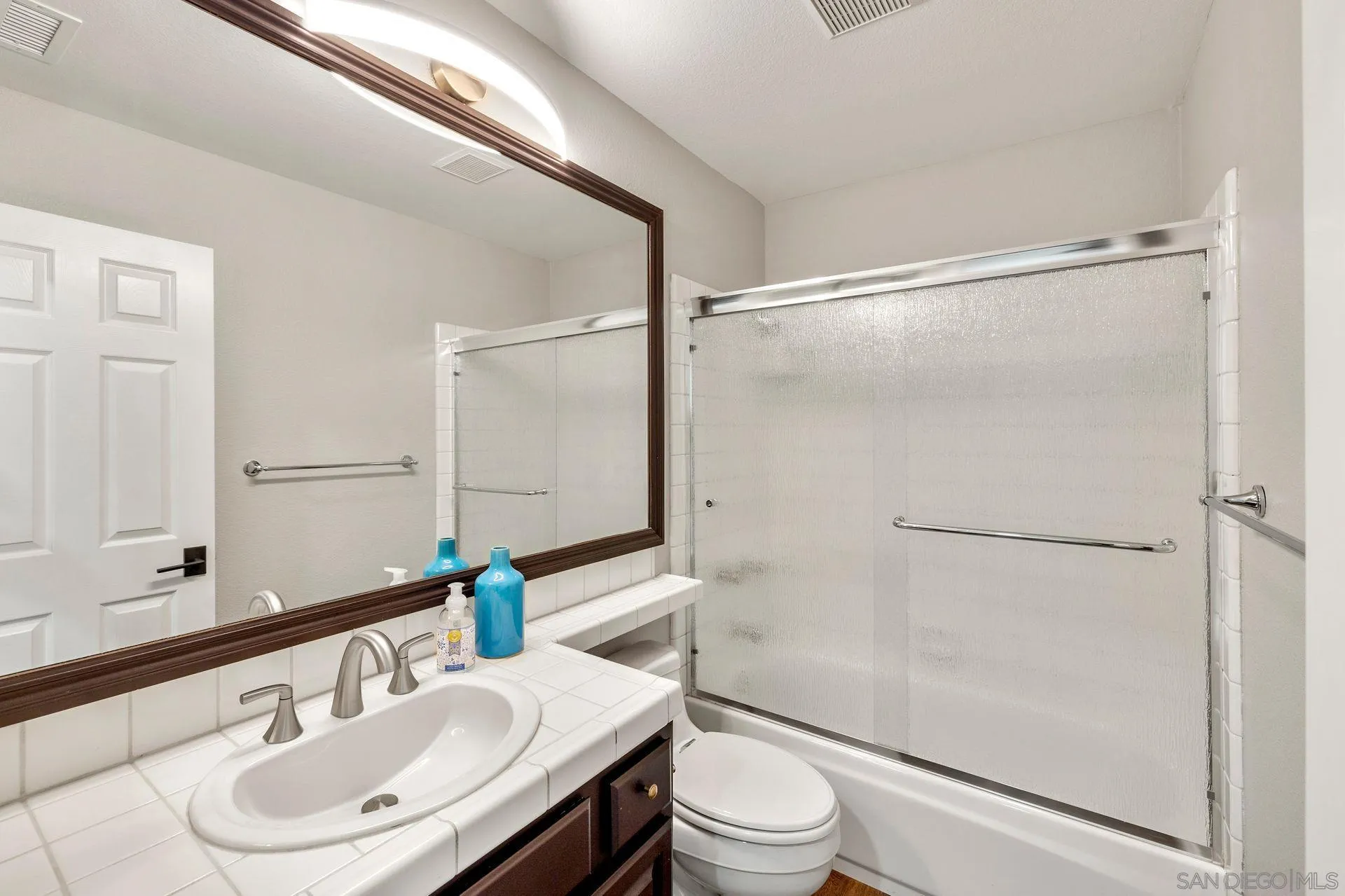 https://cdn.realtyfeed.com/cdn/127/260020586/b18e9ba068b7329c52061d8d94555b04.webp