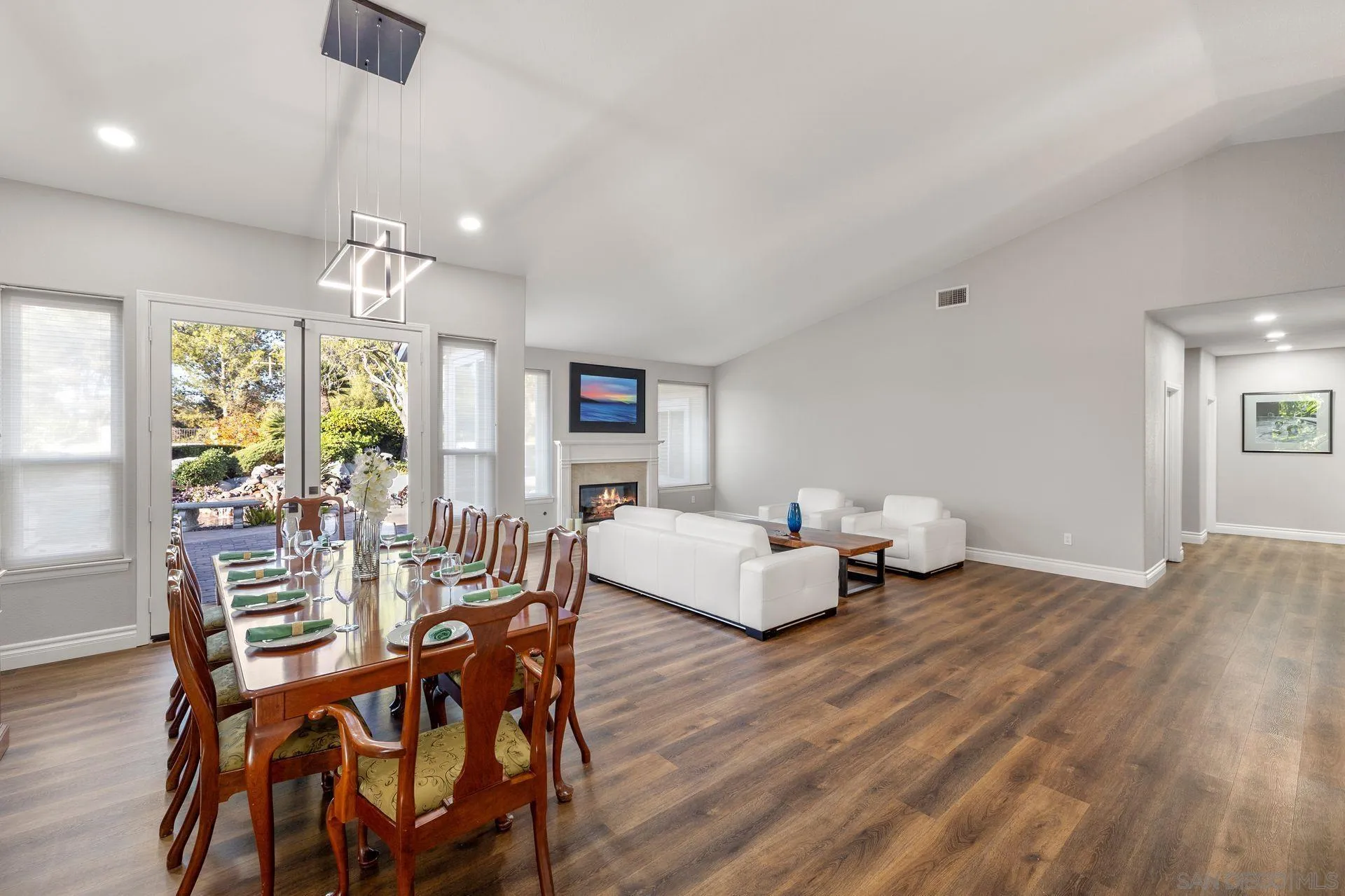 https://cdn.realtyfeed.com/cdn/127/260020586/df5528683e7aa5a044630e20b343b555.webp