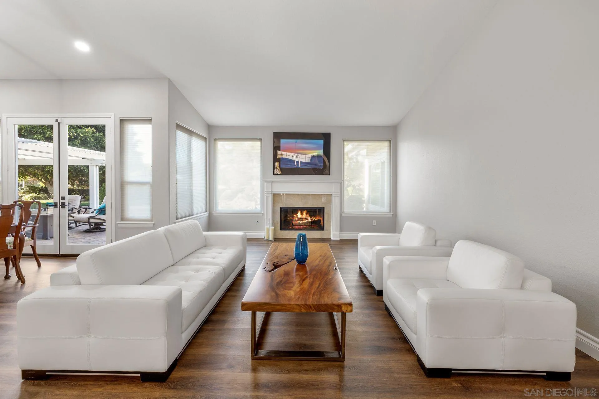 https://cdn.realtyfeed.com/cdn/127/260020586/e4452a43eb48311ee898f8cab9cf5ebc.webp