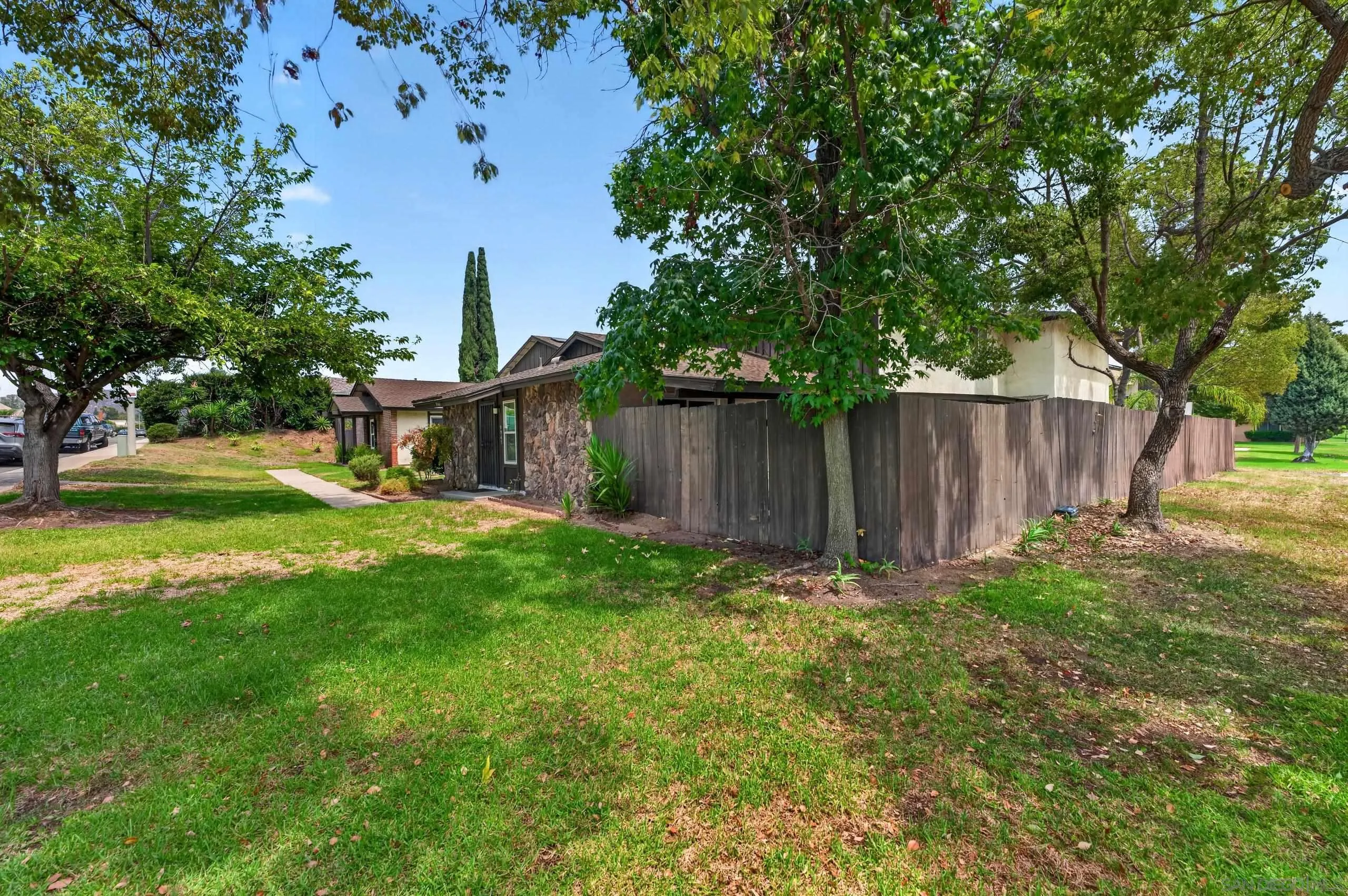 https://cdn.realtyfeed.com/cdn/127/260020587/38a8a208b34ebef6400c04f487cf71aa.webp