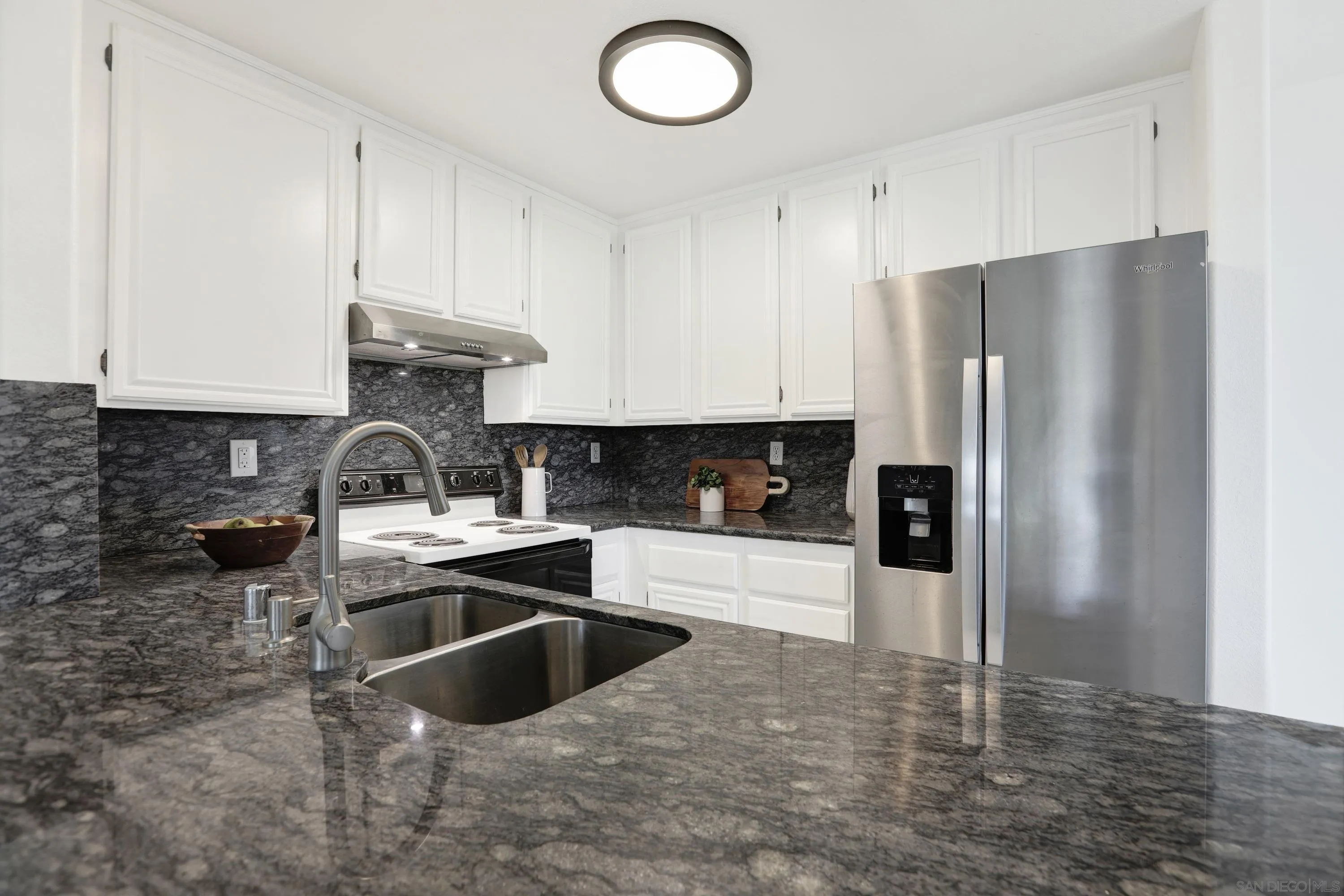 Photo #9: 260020589 Listing: Photo #9