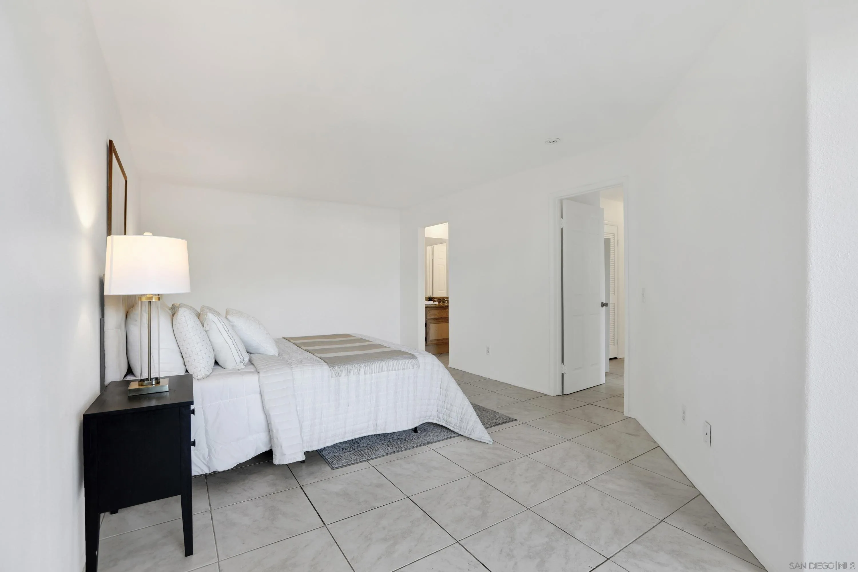 Photo #14: 260020589 Listing: Photo #14