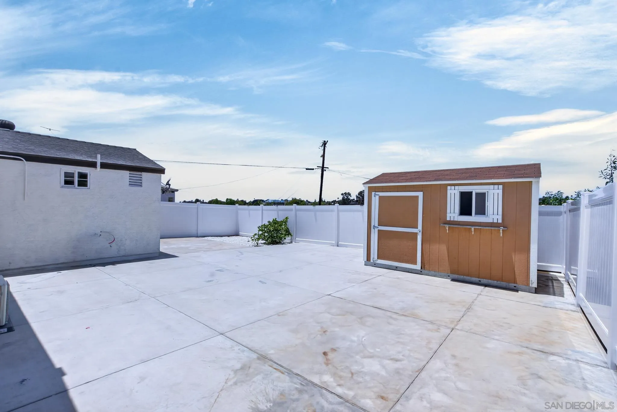 https://cdn.realtyfeed.com/cdn/127/260020593/2b7c481368d9478decec4cdf379c62a4.webp